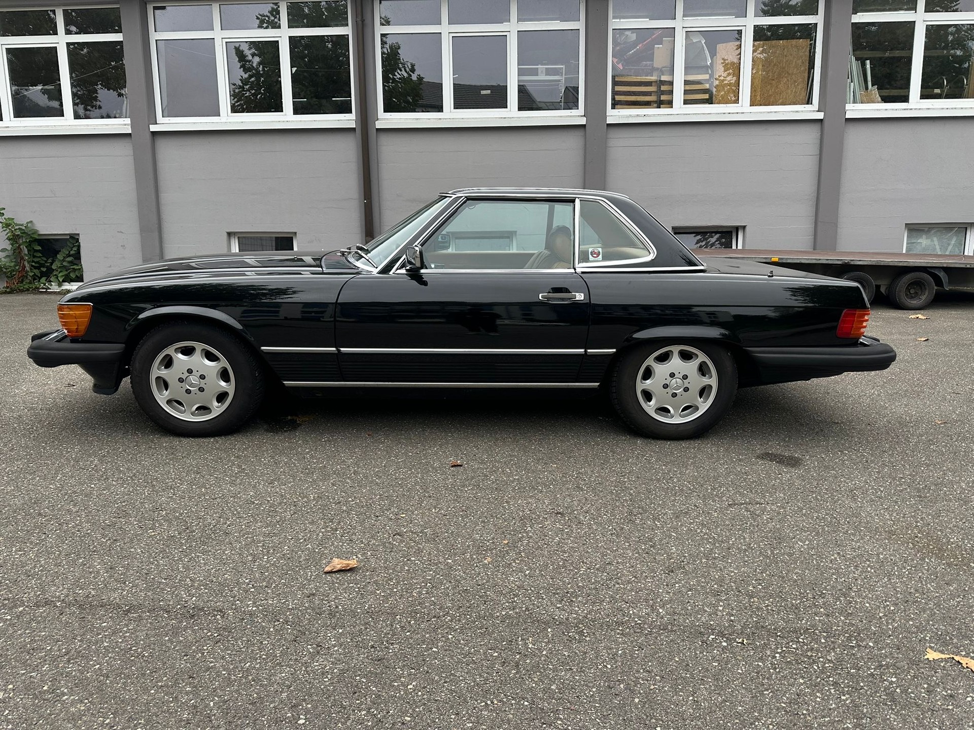 MERCEDES-BENZ 560 SL-image-8