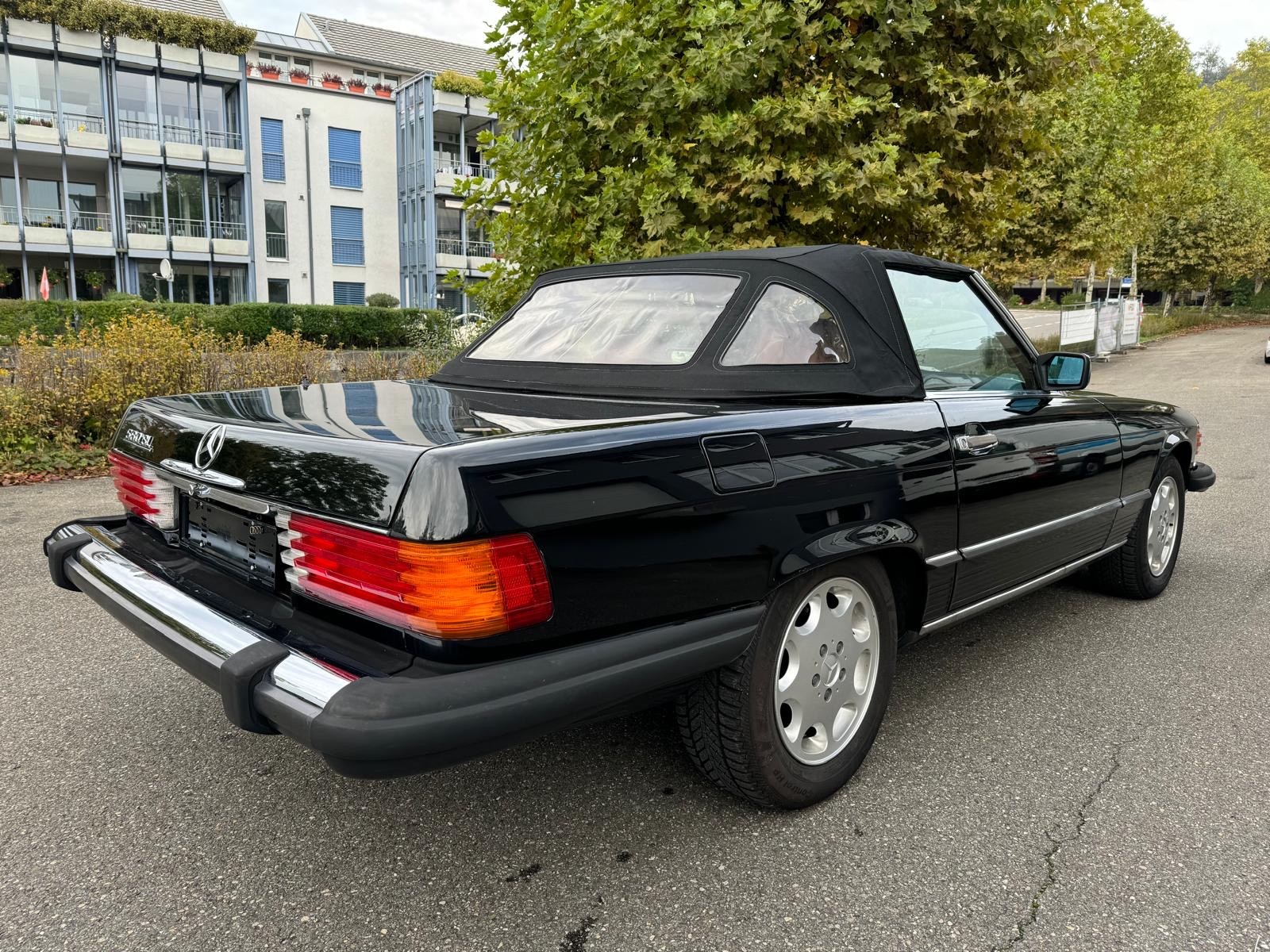 MERCEDES-BENZ 560 SL-image-3