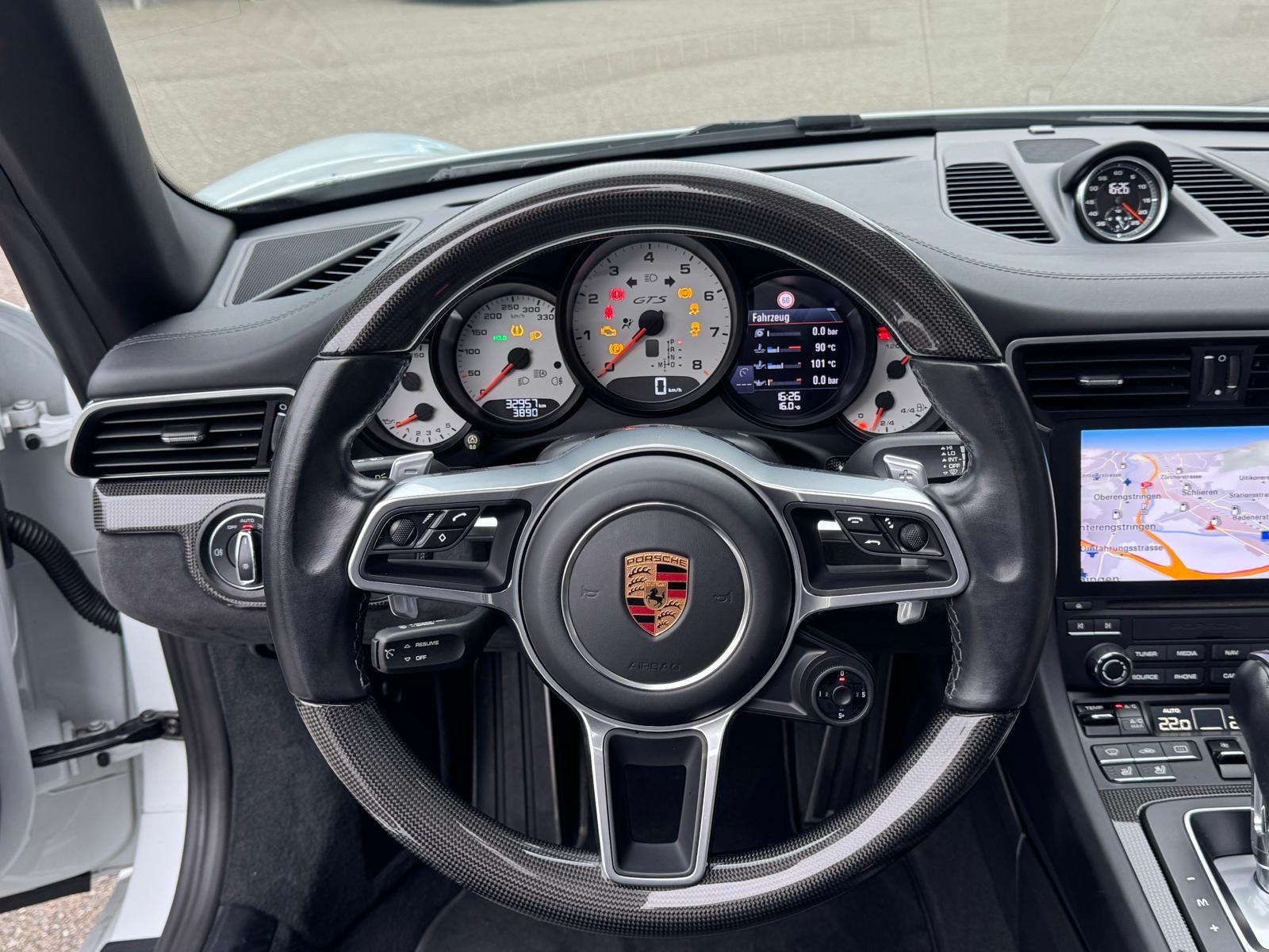PORSCHE 911 Cabrio Carrera GTS PDK-image-8