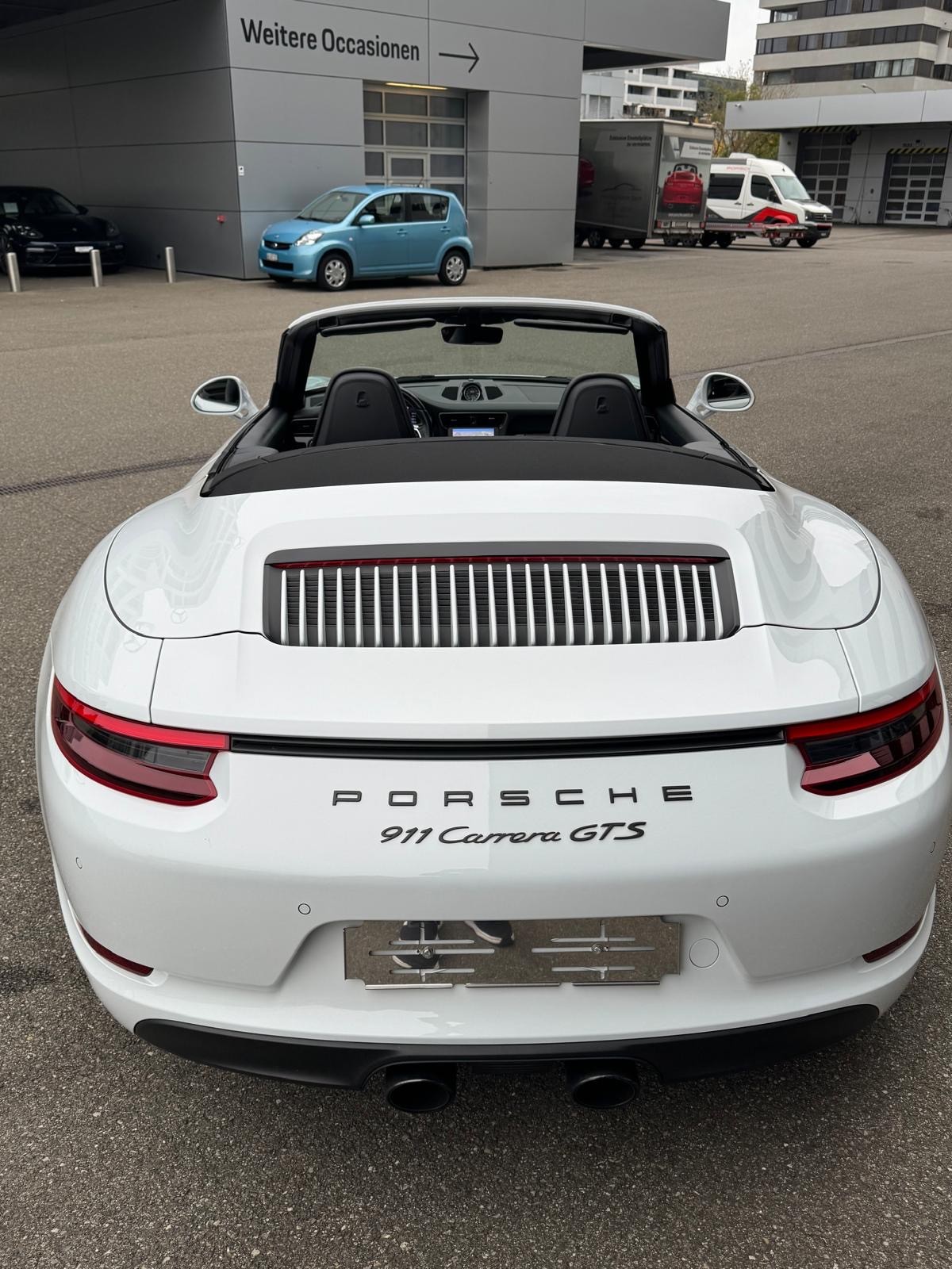 PORSCHE 911 Cabrio Carrera GTS PDK-image-2