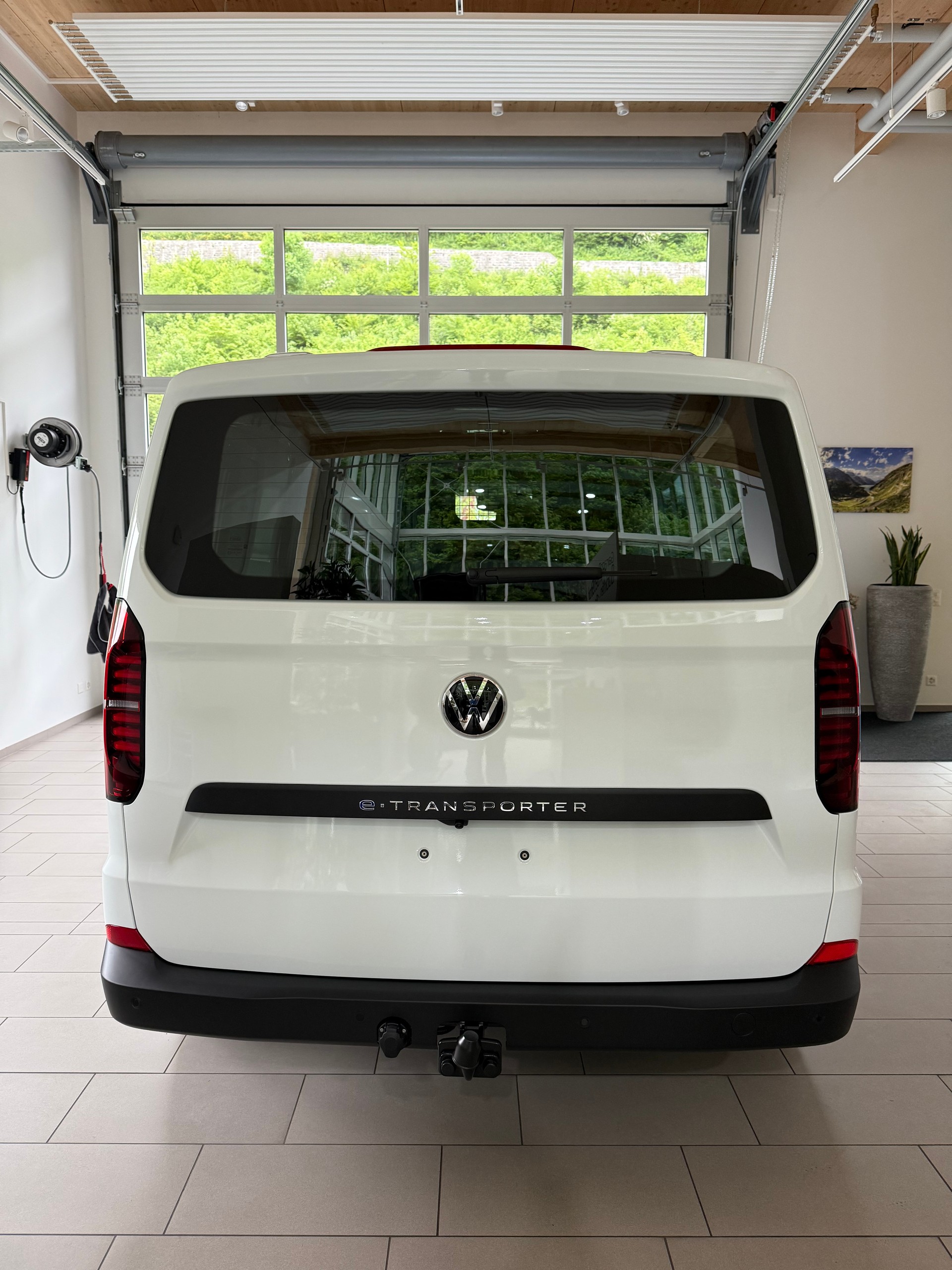 VW Transporter KaWa 218PS 64/83 kWh E-Motor-image-5
