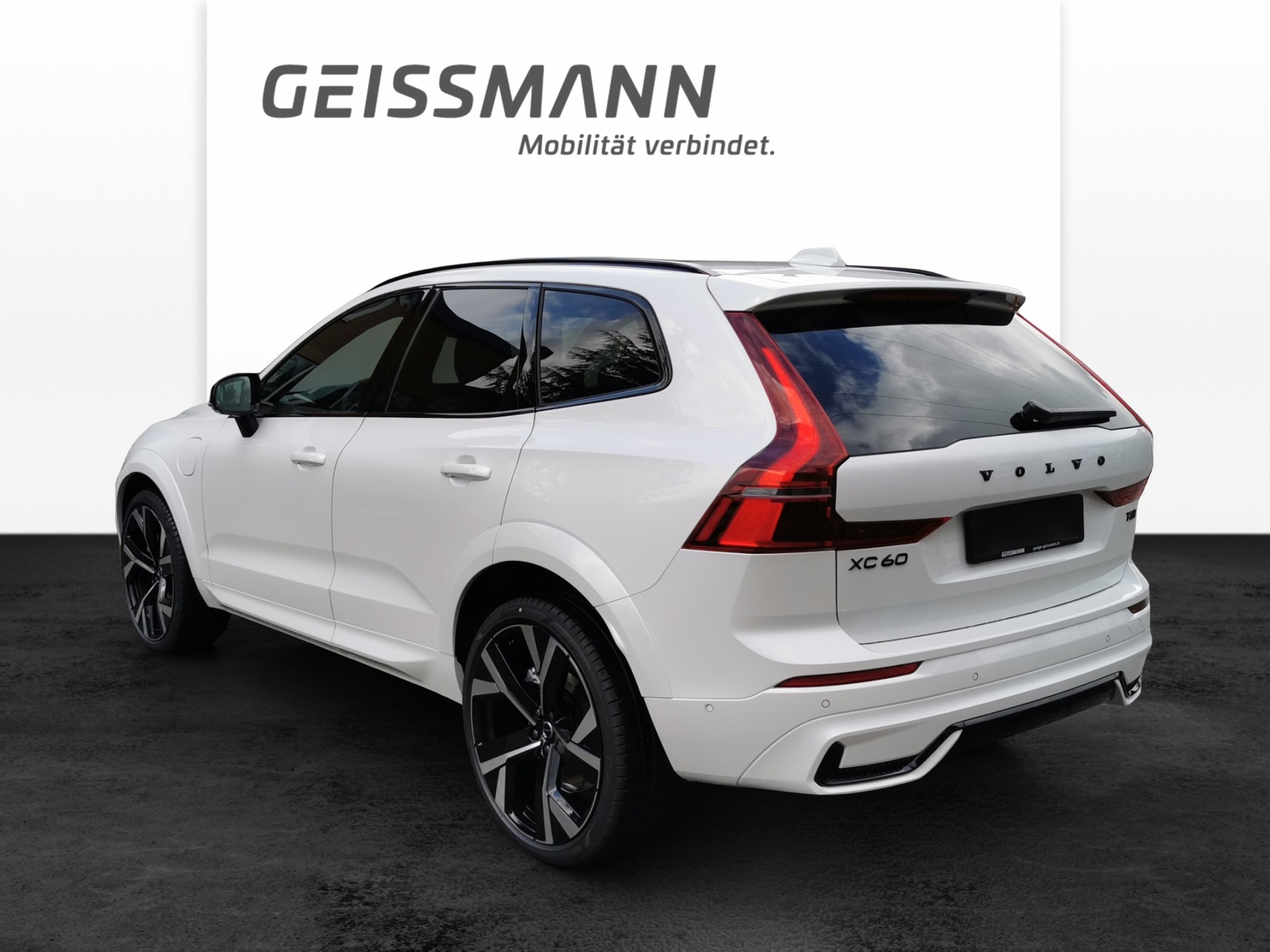 VOLVO XC60 2.0 T8 TE Black Edition eAWD-image-4