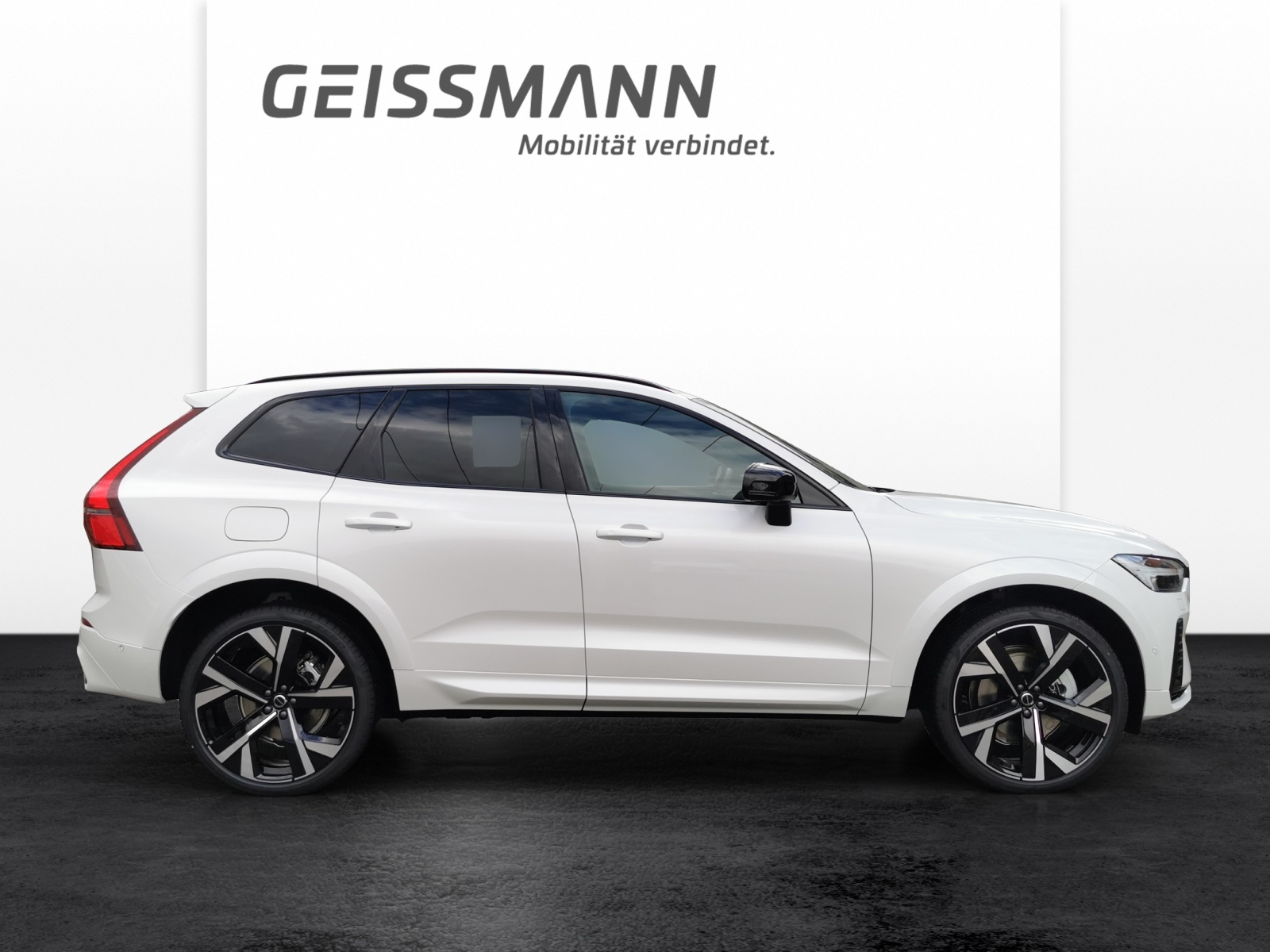 VOLVO XC60 2.0 T8 TE Black Edition eAWD-image-3
