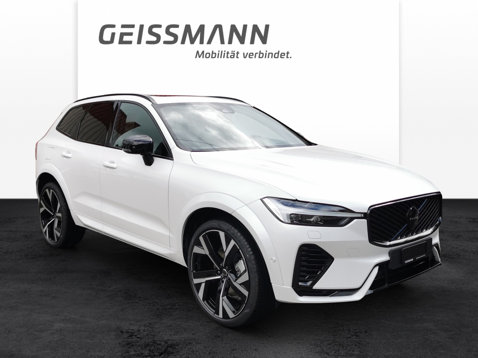 VOLVO XC60 2.0 T8 TE Black Edition eAWD-image-1