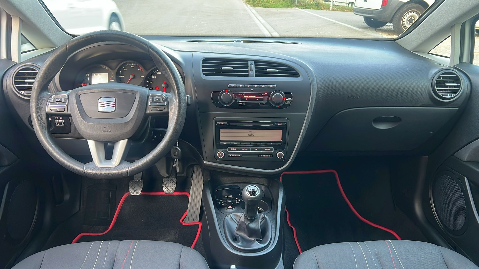 SEAT Leon 1.6 TDI COPA Reference-image-7