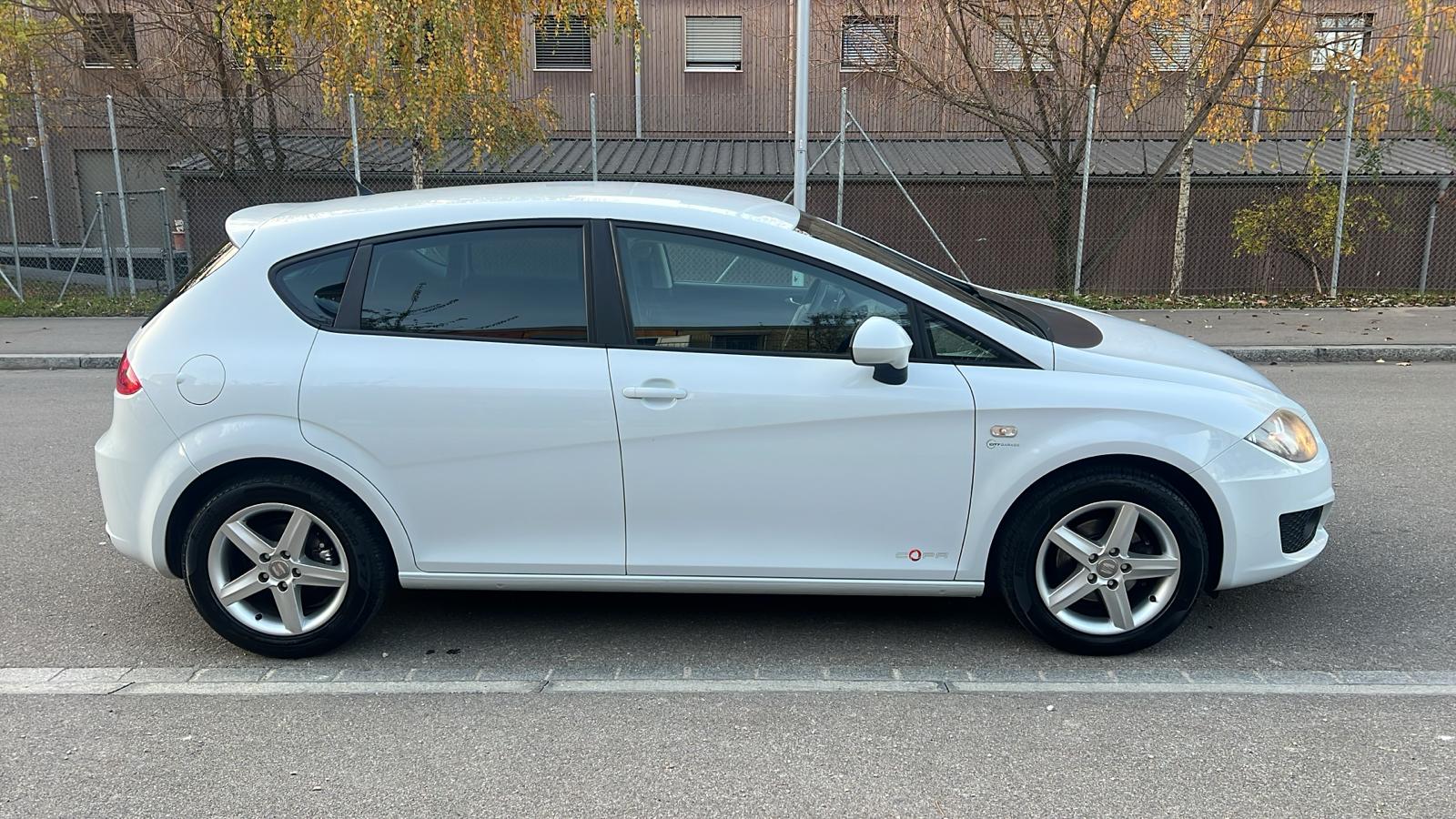 SEAT Leon 1.6 TDI COPA Reference-image-4