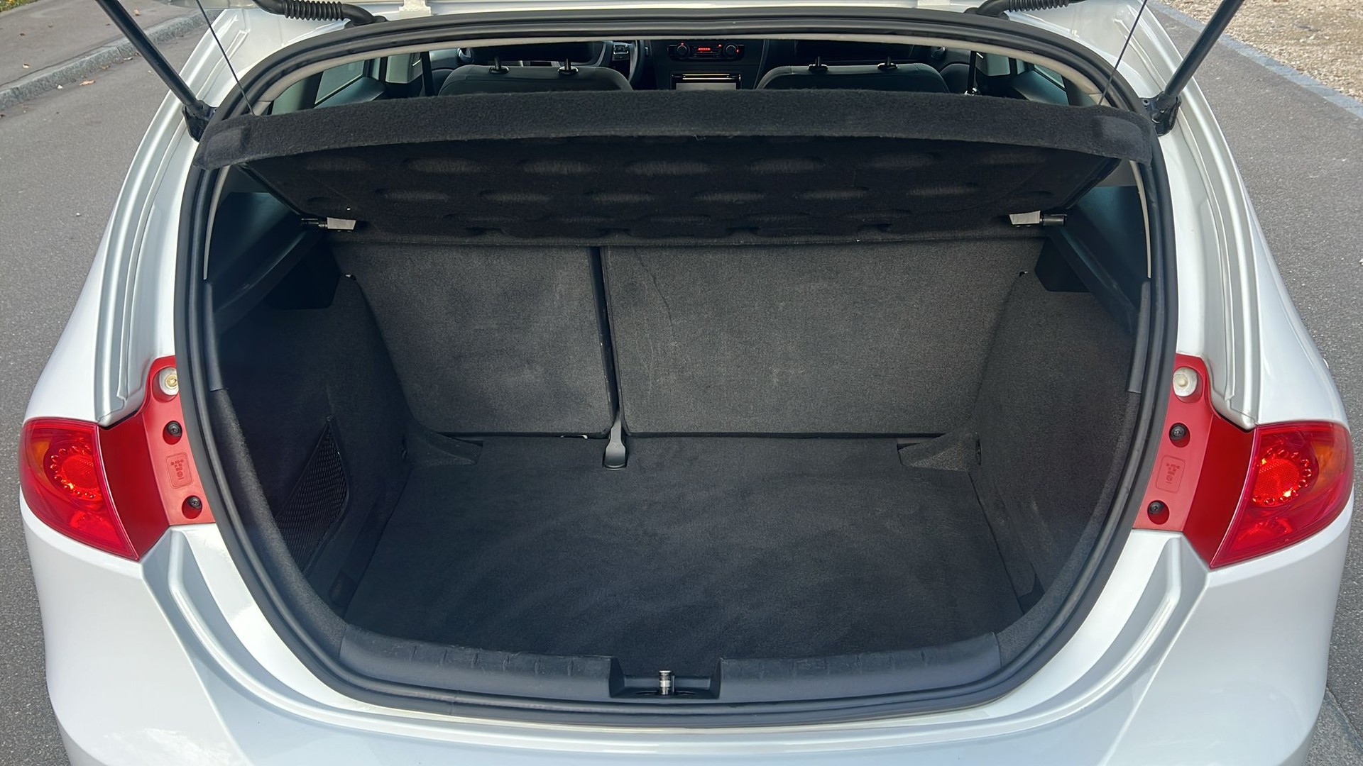 SEAT Leon 1.6 TDI COPA Reference-image-15