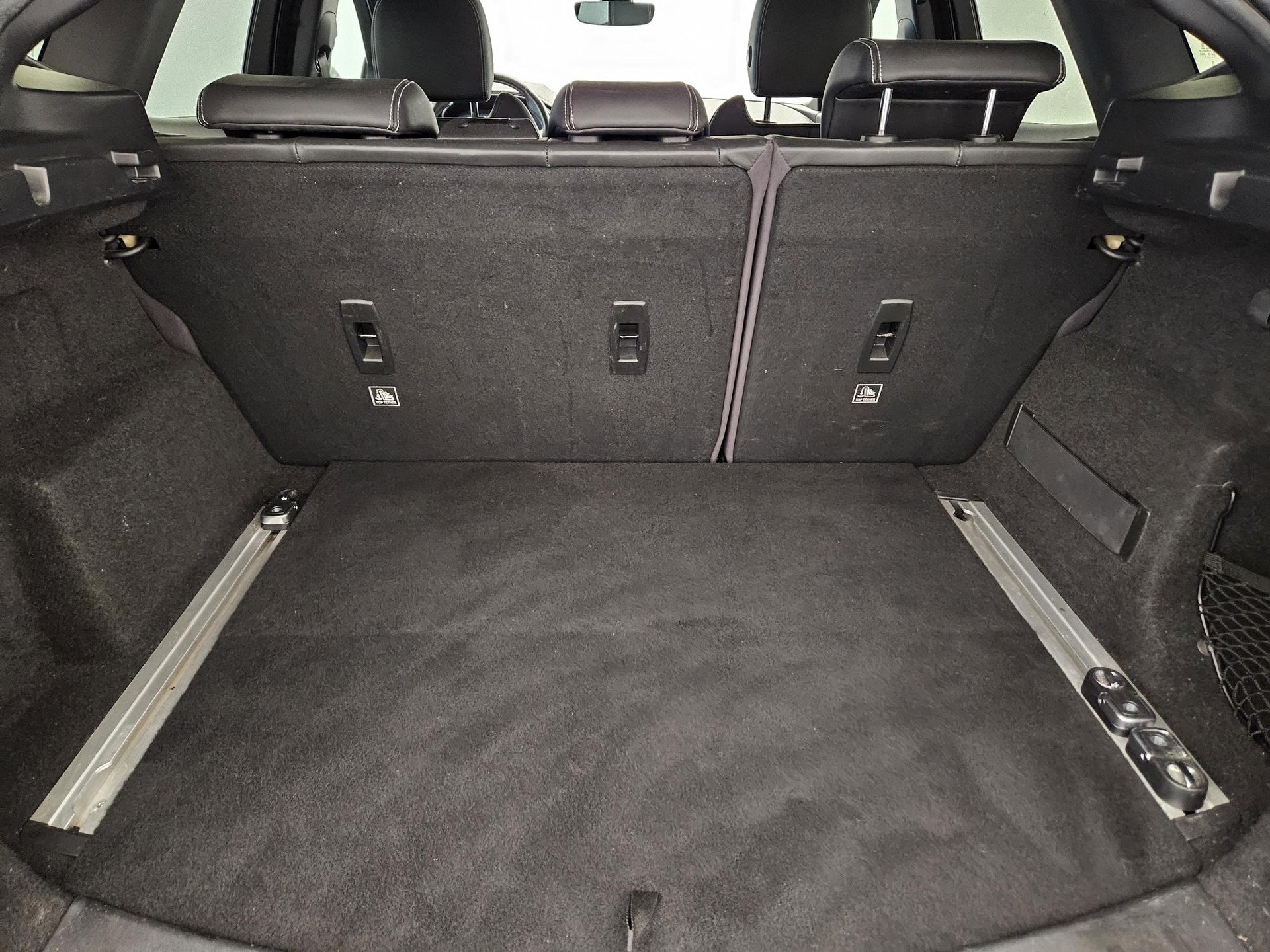 JAGUAR E-Pace 2.0d D240 R-Dynamic HSE AWD Automatik-image-14