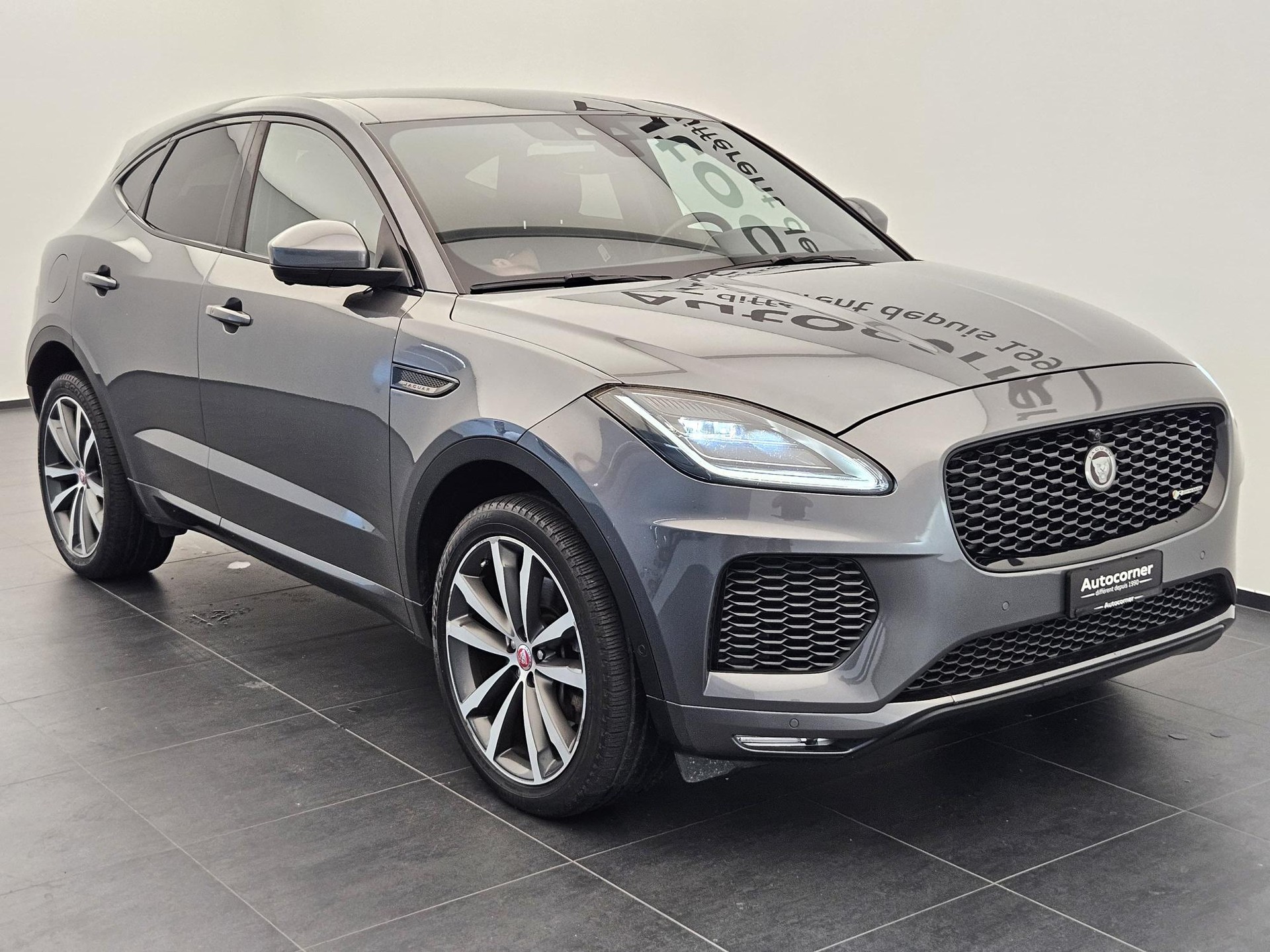 JAGUAR E-Pace 2.0d D240 R-Dynamic HSE AWD Automatik-image-4