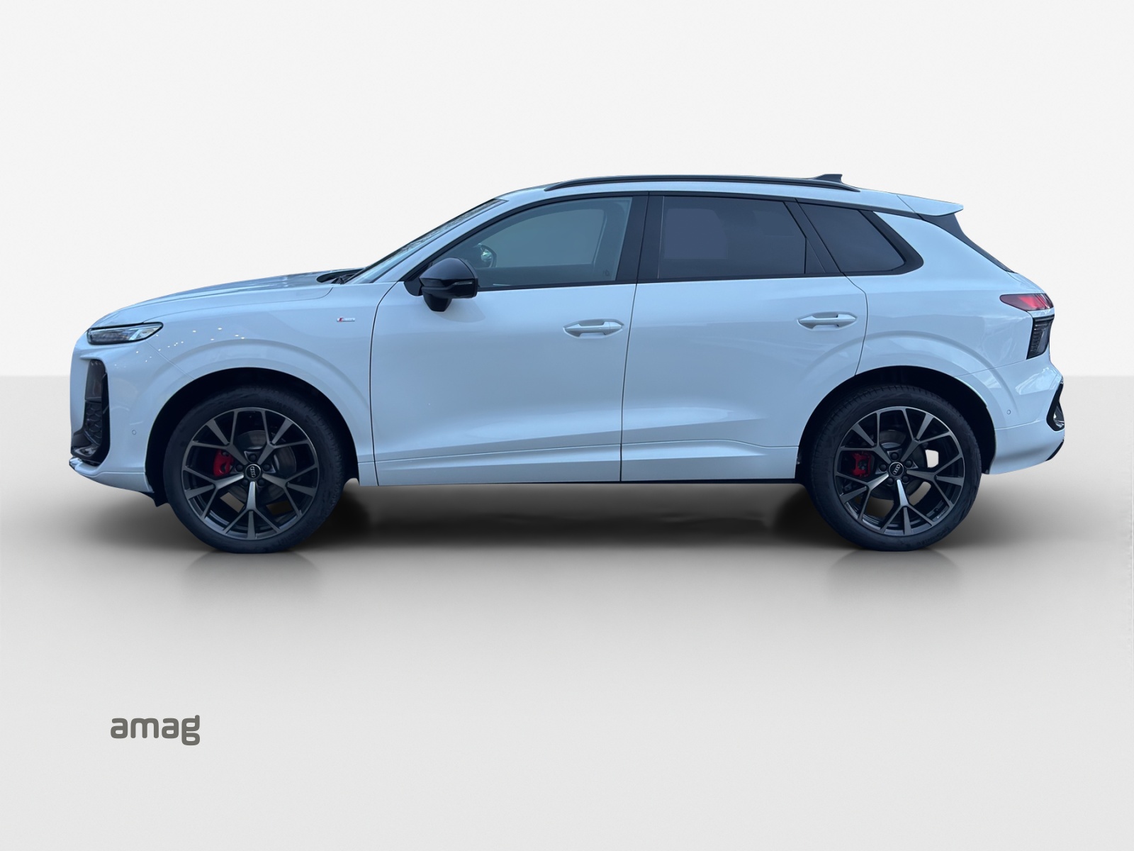 AUDI Q3 SUV 110 kW TFSI S tronic-image-1