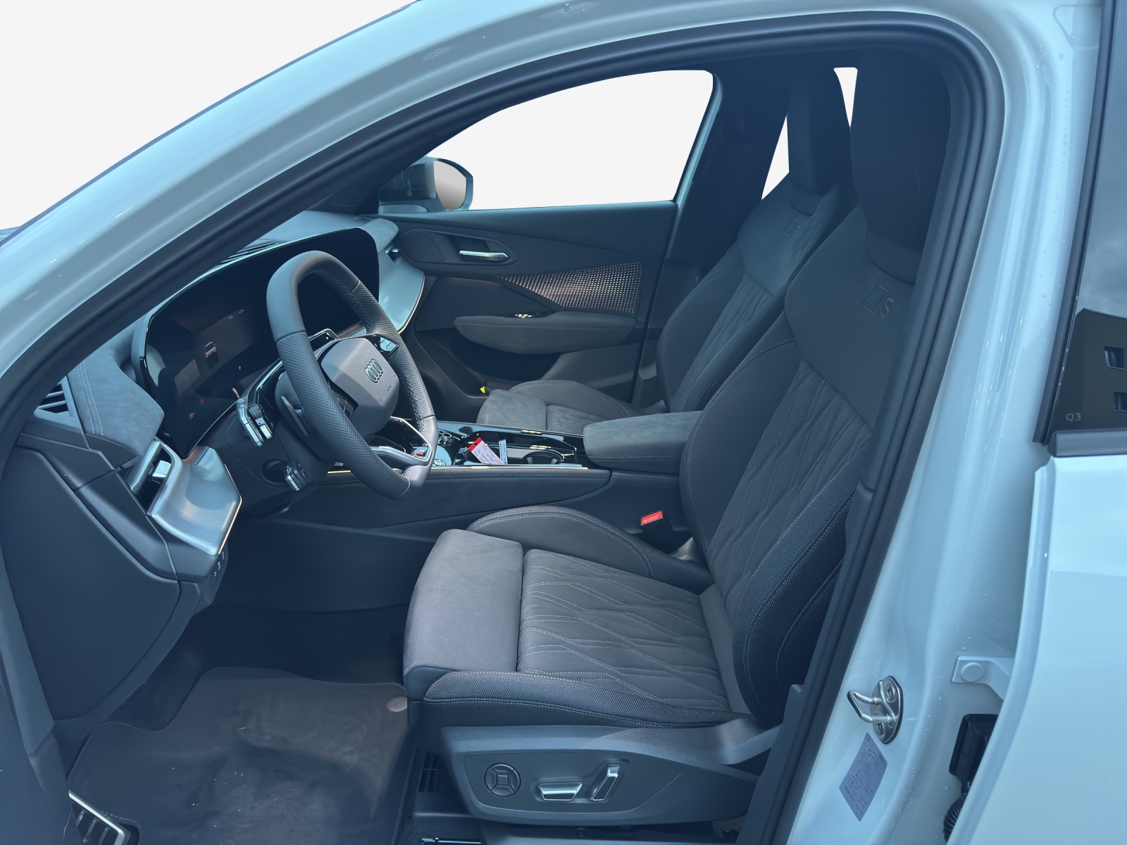 AUDI Q3 SUV 110 kW TFSI S tronic-image-7