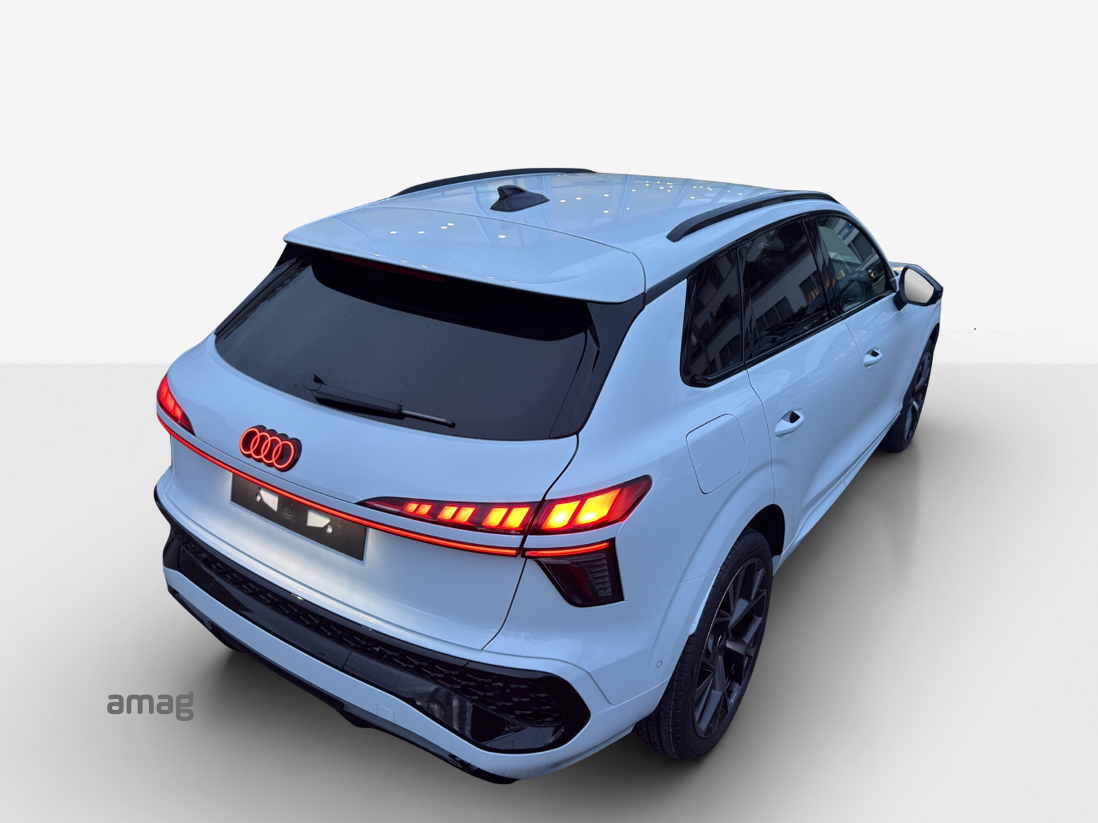AUDI Q3 SUV 110 kW TFSI S tronic-image-14
