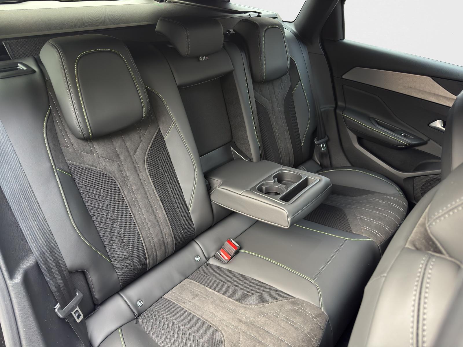 PEUGEOT 308 SW GT 1.6 PHEV 225-image-14