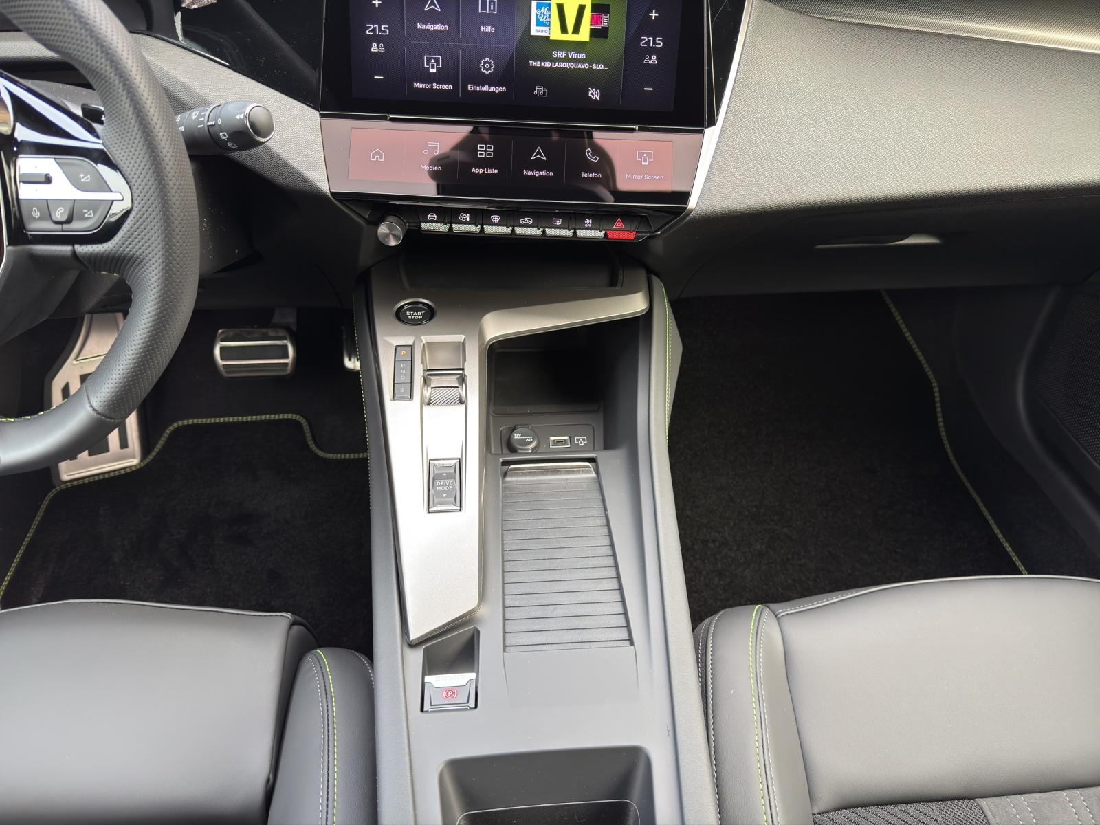 PEUGEOT 308 SW GT 1.6 PHEV 225-image-12