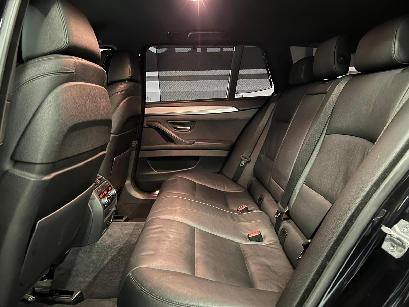 BMW 535i Touring xDrive Modern Line Steptronic-image-12