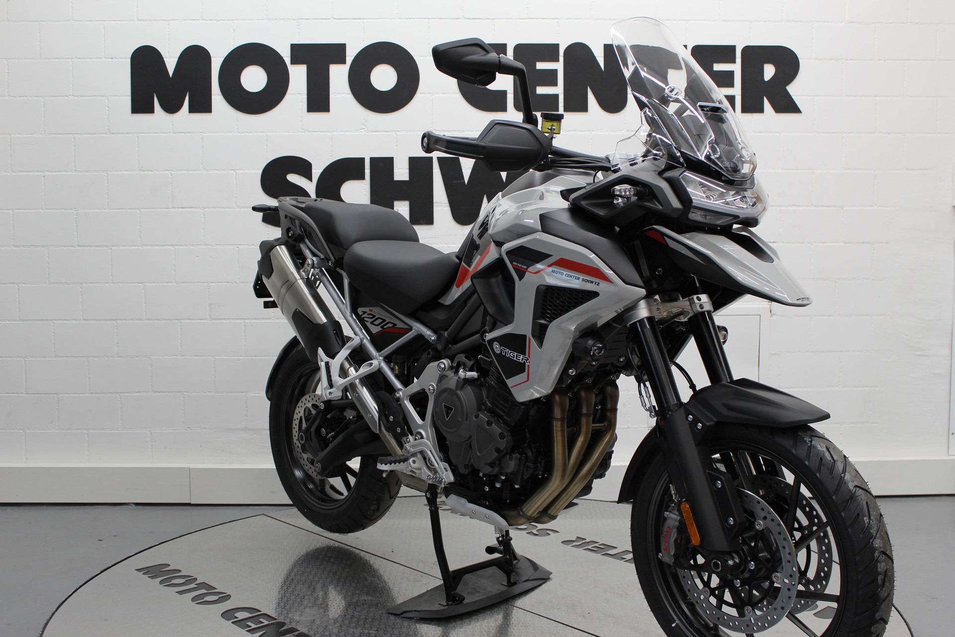 TRIUMPH Tiger 1200 Alpine Edition-showroom-element-1