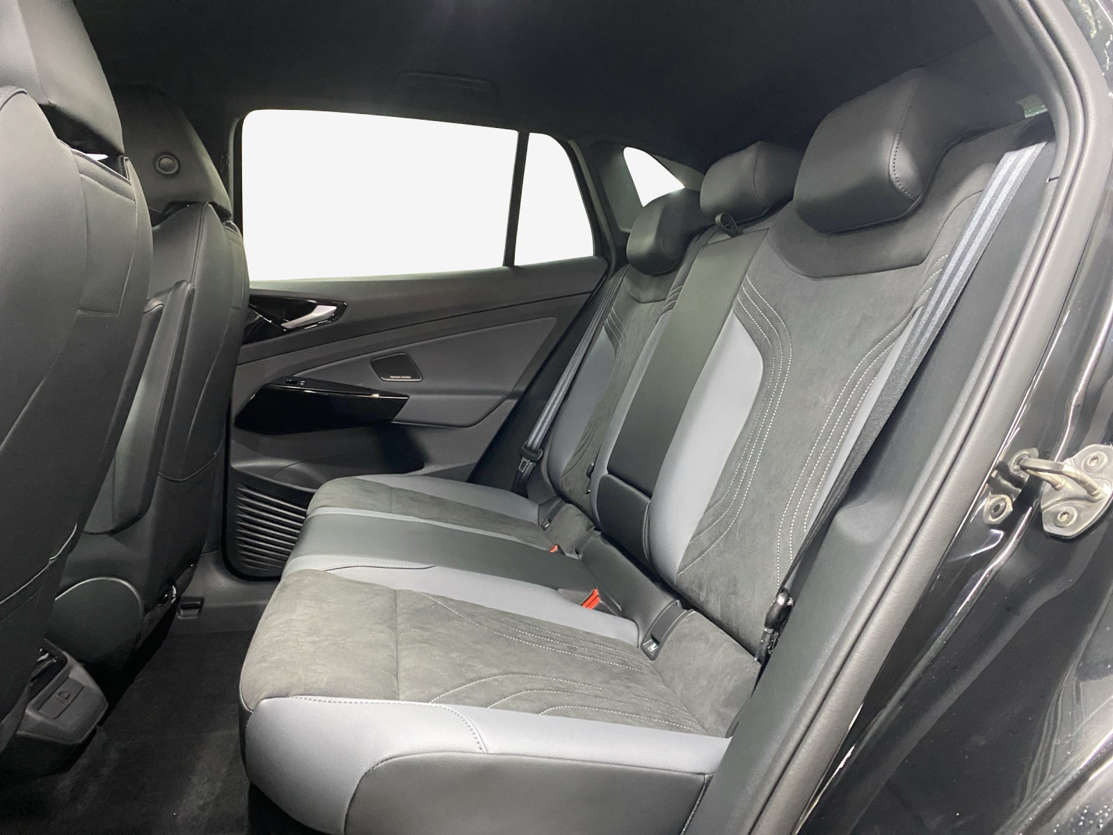 VW ID.4 Pro 77 kWh 4 Motion-image-11