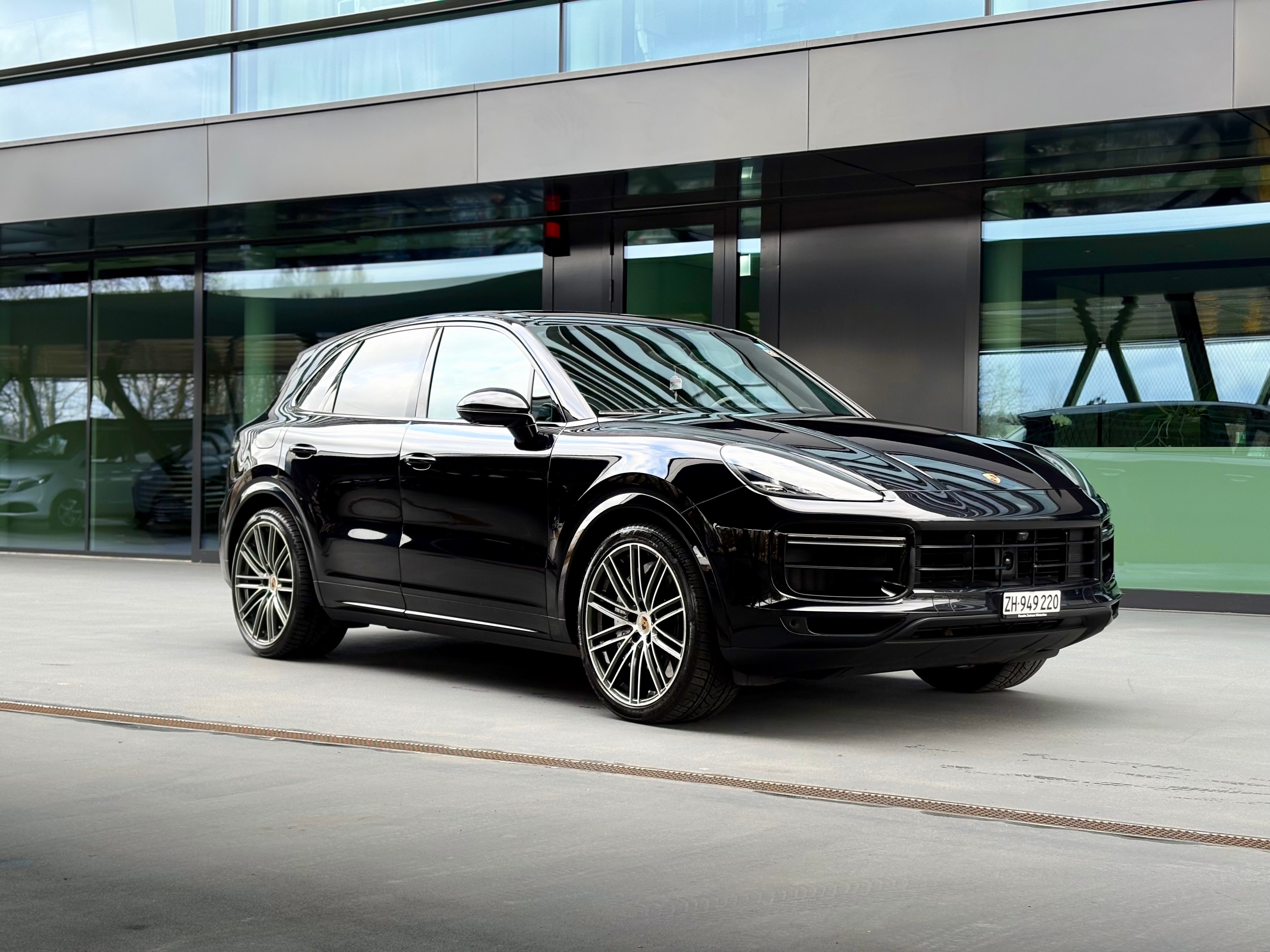 PORSCHE Cayenne Turbo — slika 1