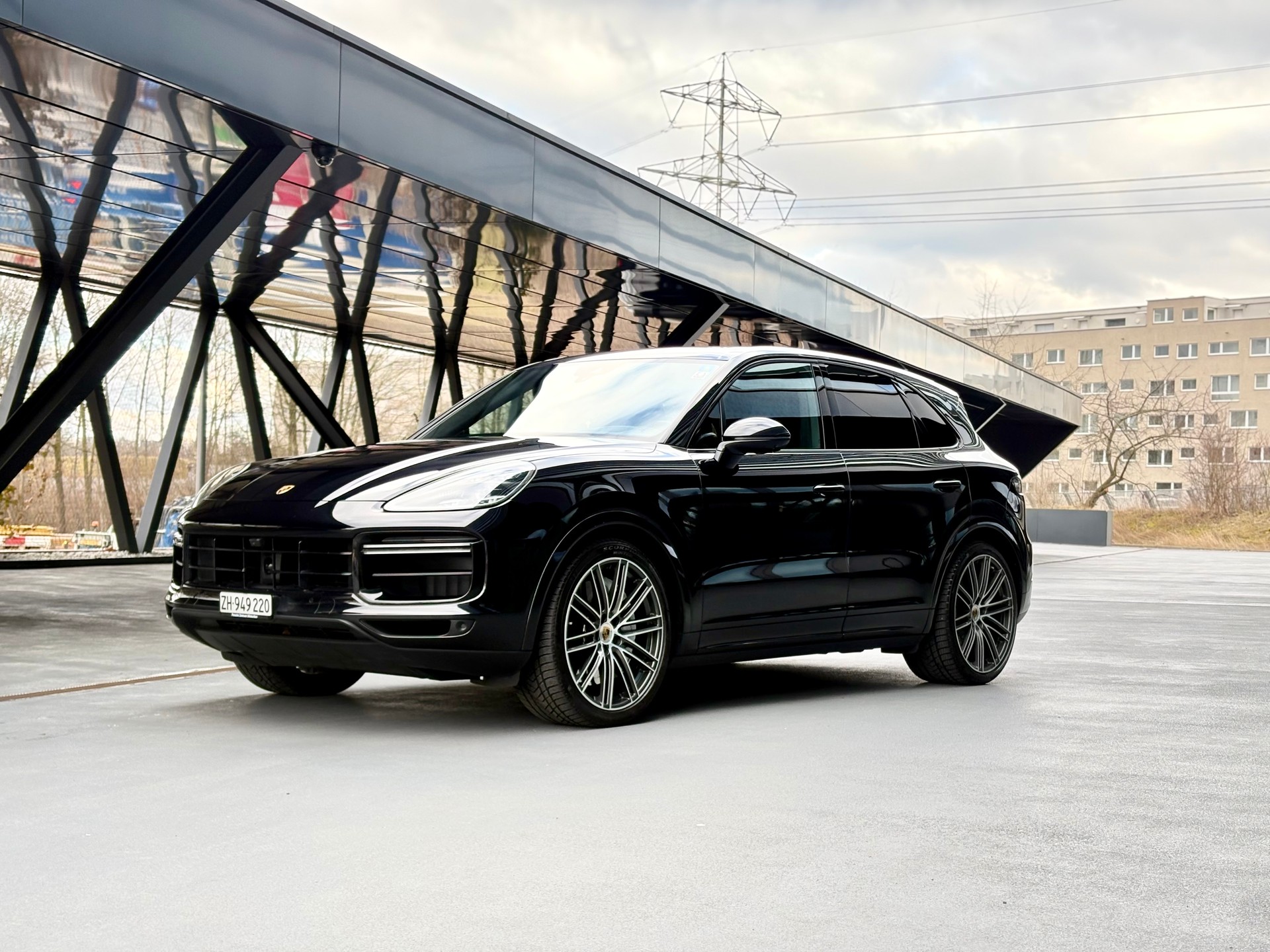 PORSCHE Cayenne Turbo-image-3