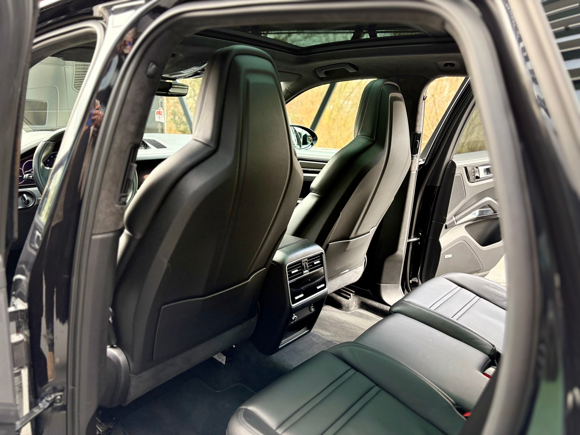 PORSCHE Cayenne Turbo-image-5