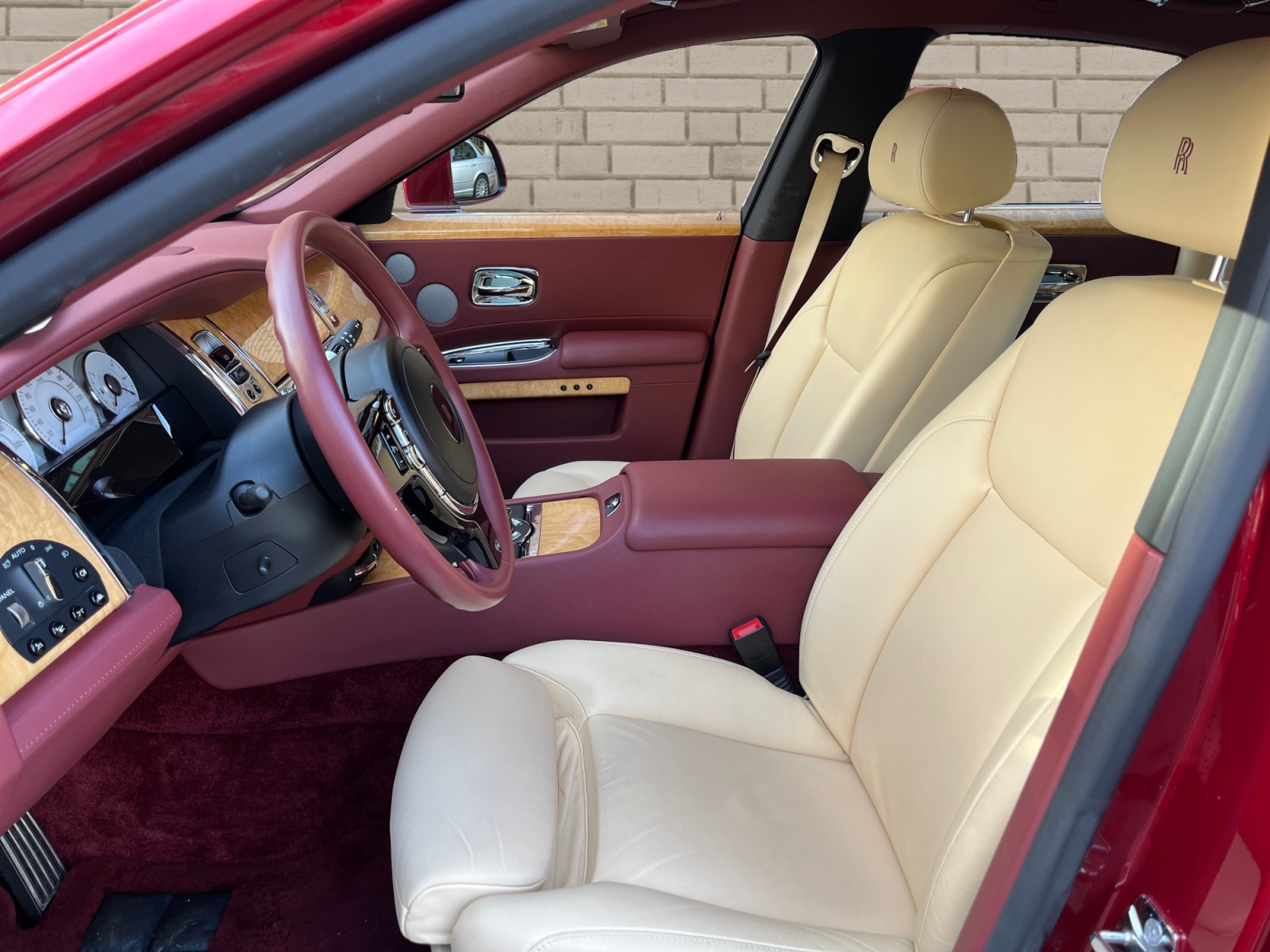 ROLLS-ROYCE Ghost 6.6 V12-image-6