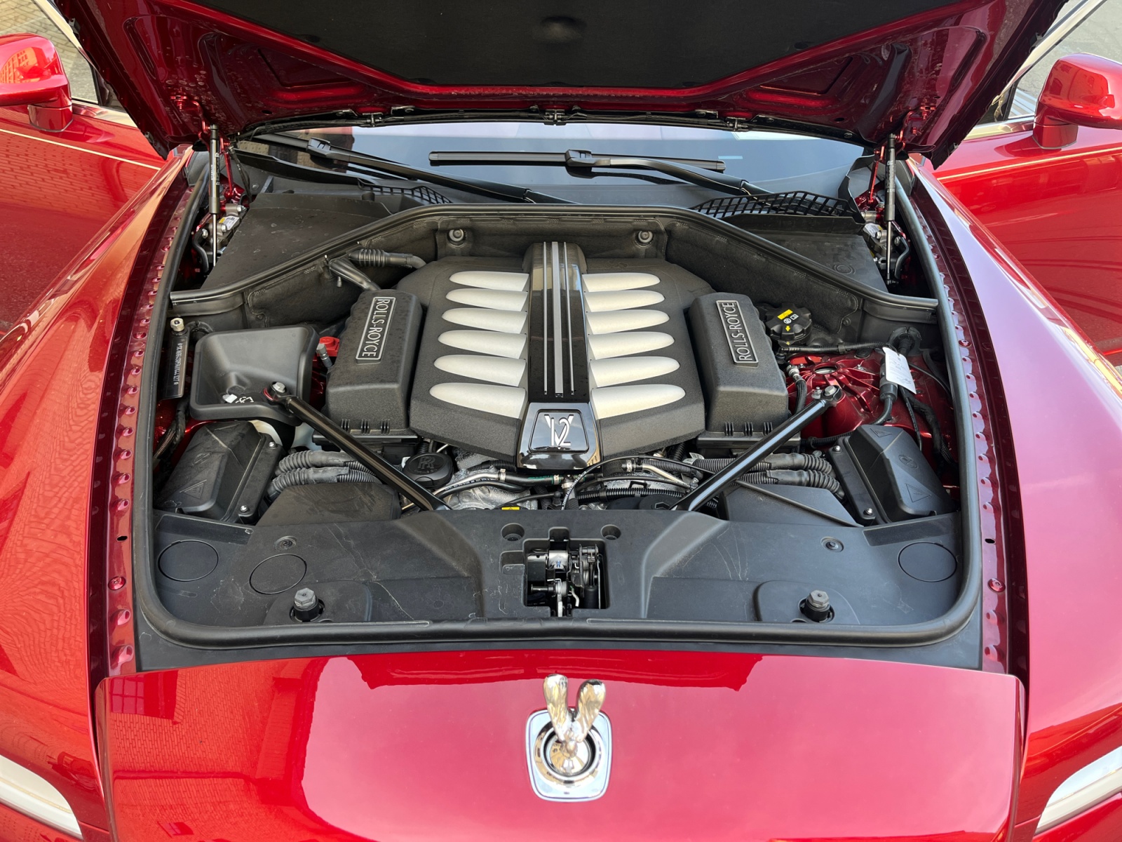 ROLLS-ROYCE Ghost 6.6 V12-image-13
