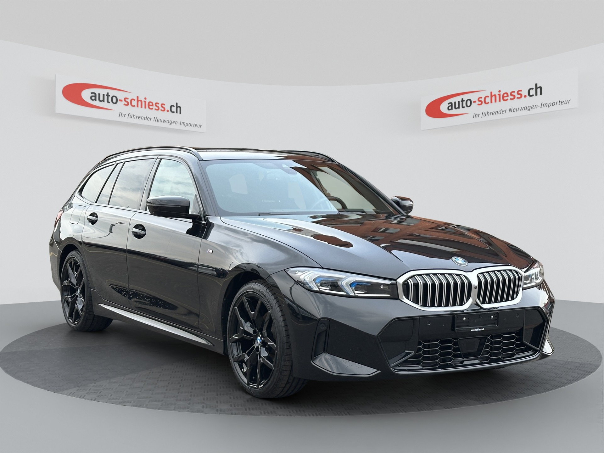 BMW 320d xDrive 48V Touring M Sport Steptronic-image-0