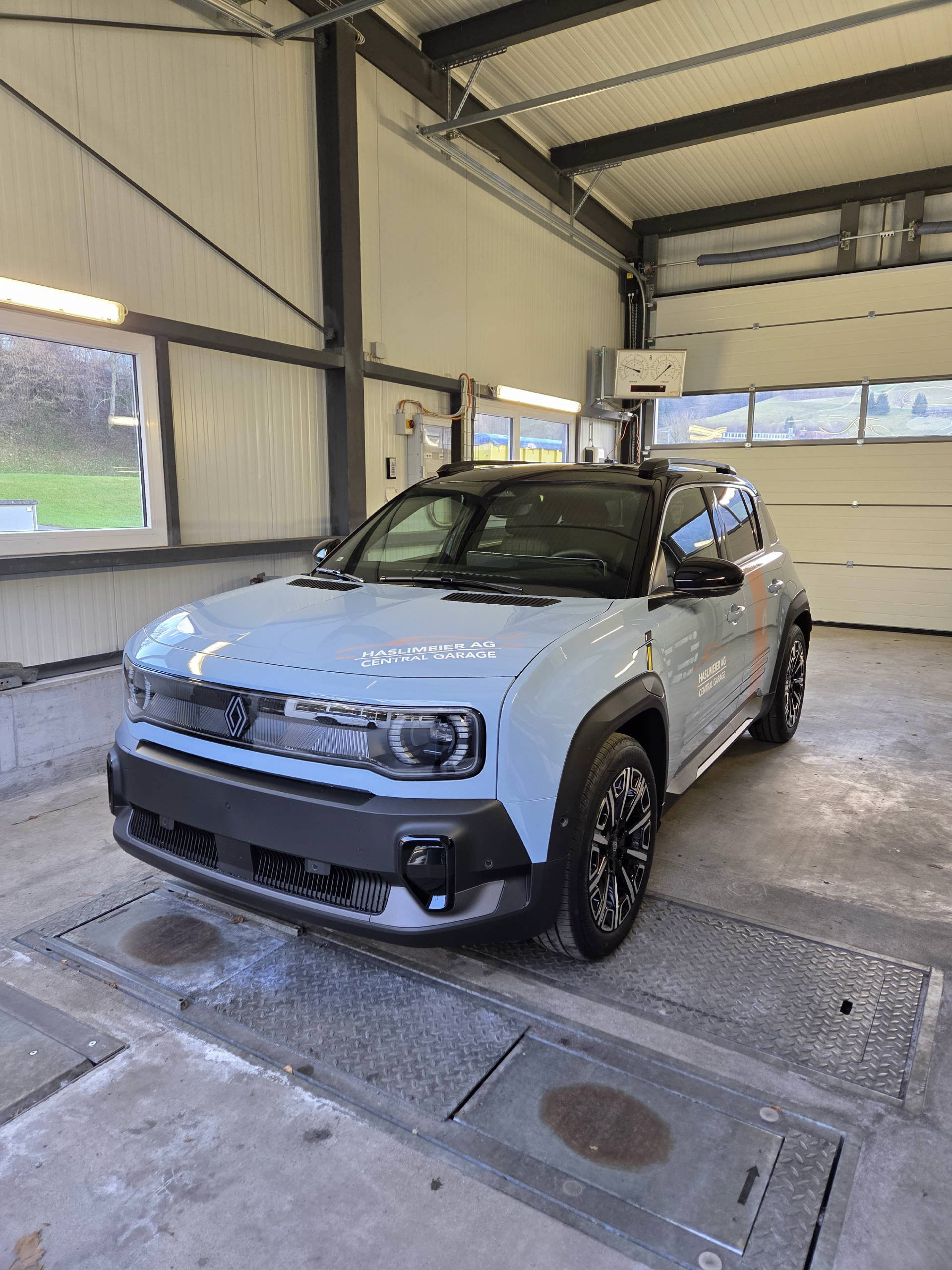 RENAULT R4 E-Tech Comfort Range iconic