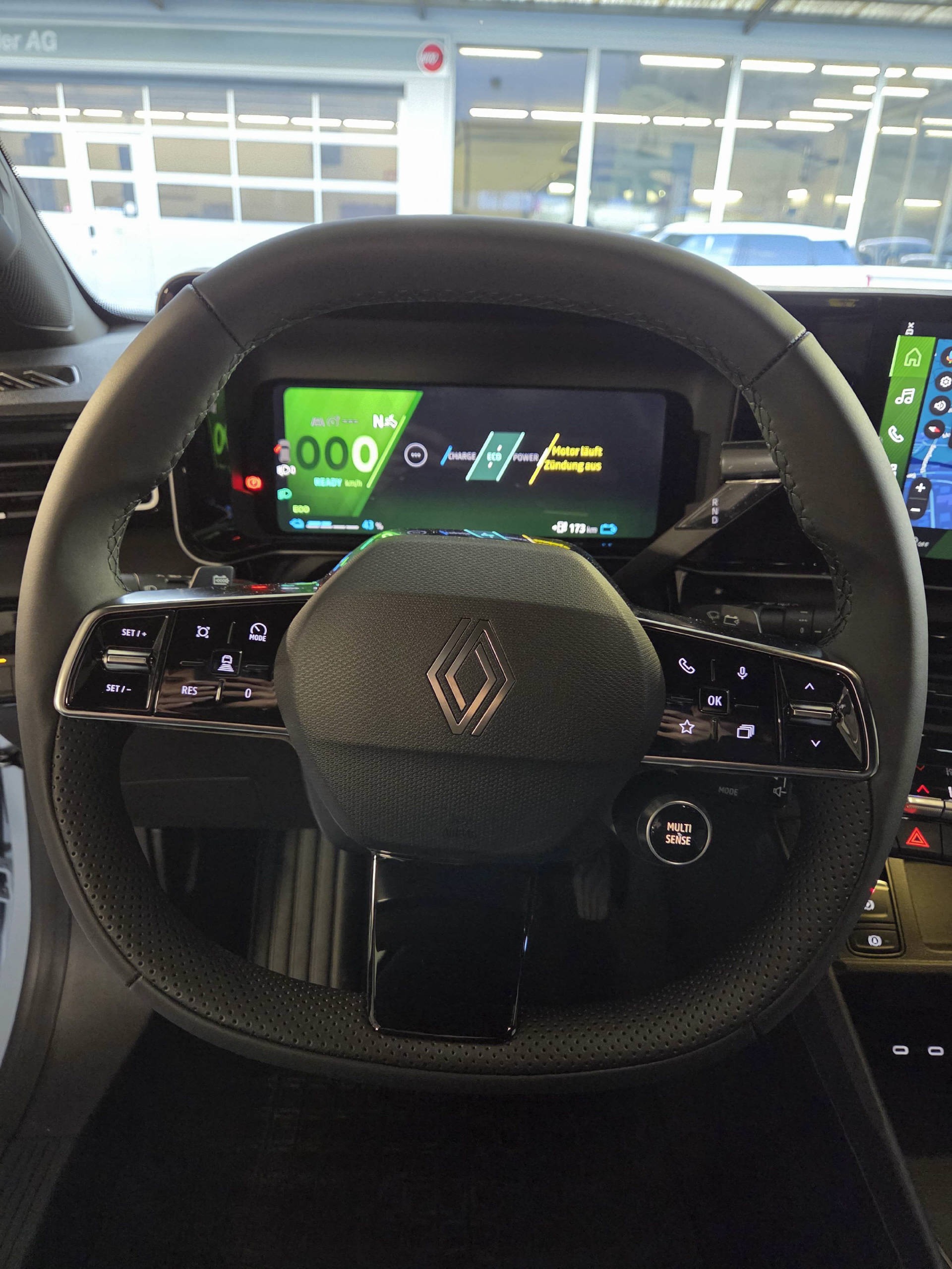 RENAULT R4 E-Tech Comfort Range iconic-image-7