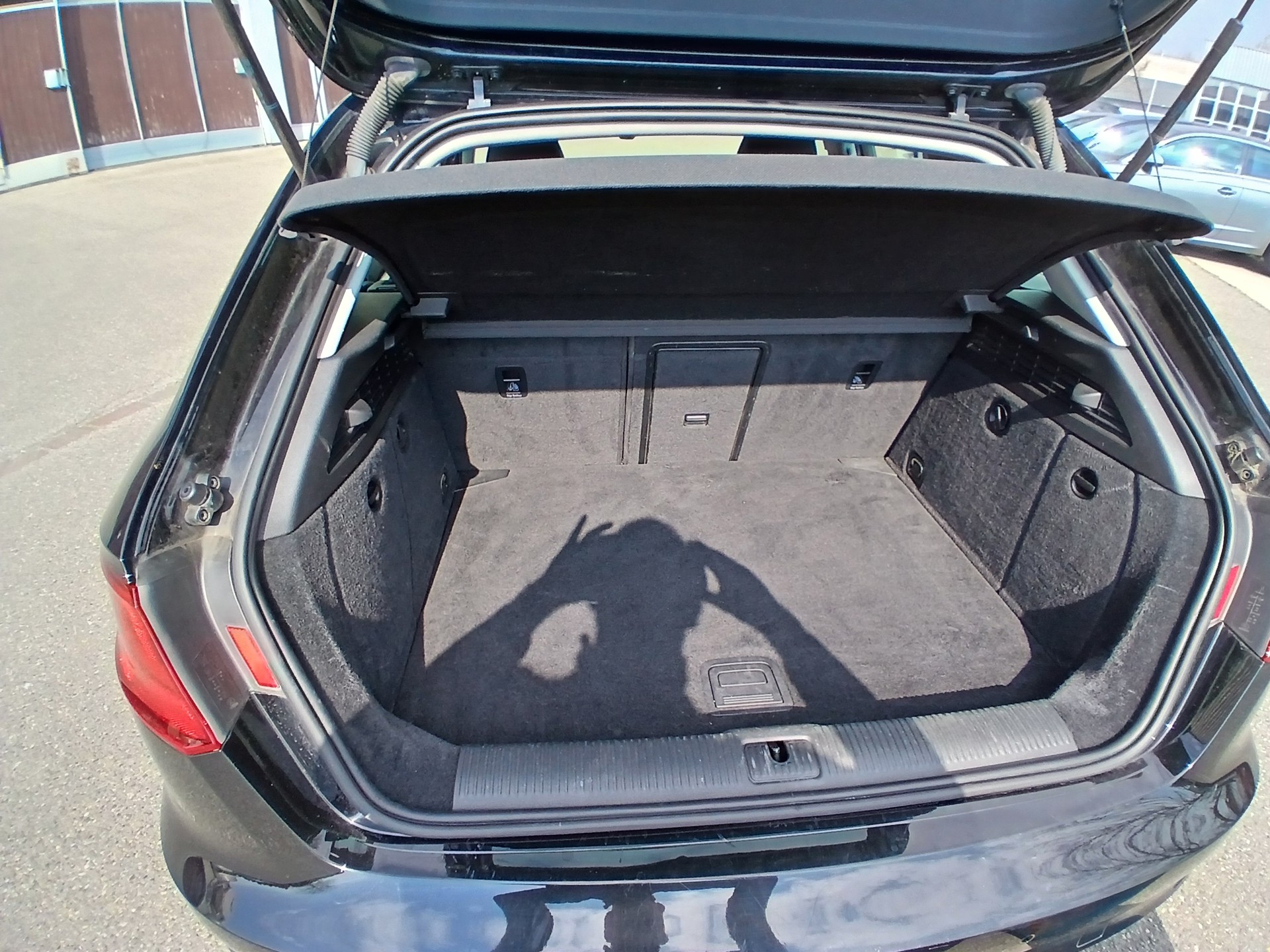 AUDI A3 Sportback 1.4 e-tron Ambition S-tronic-image-11