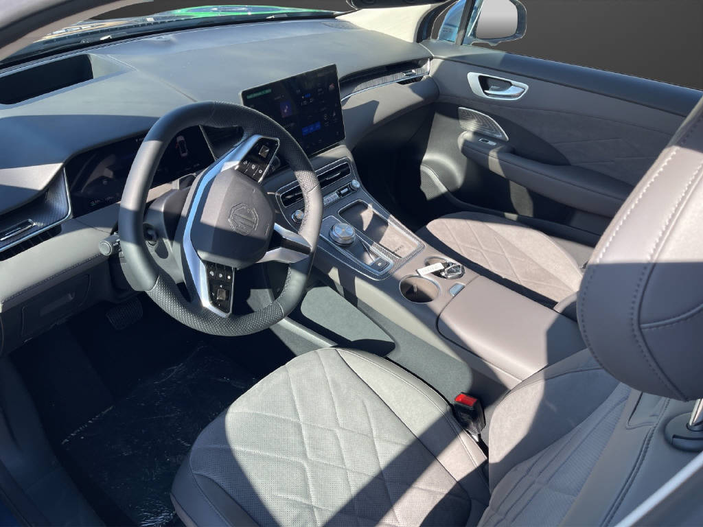 MG S6 EV 77 kWh Luxury 4WD-image-7