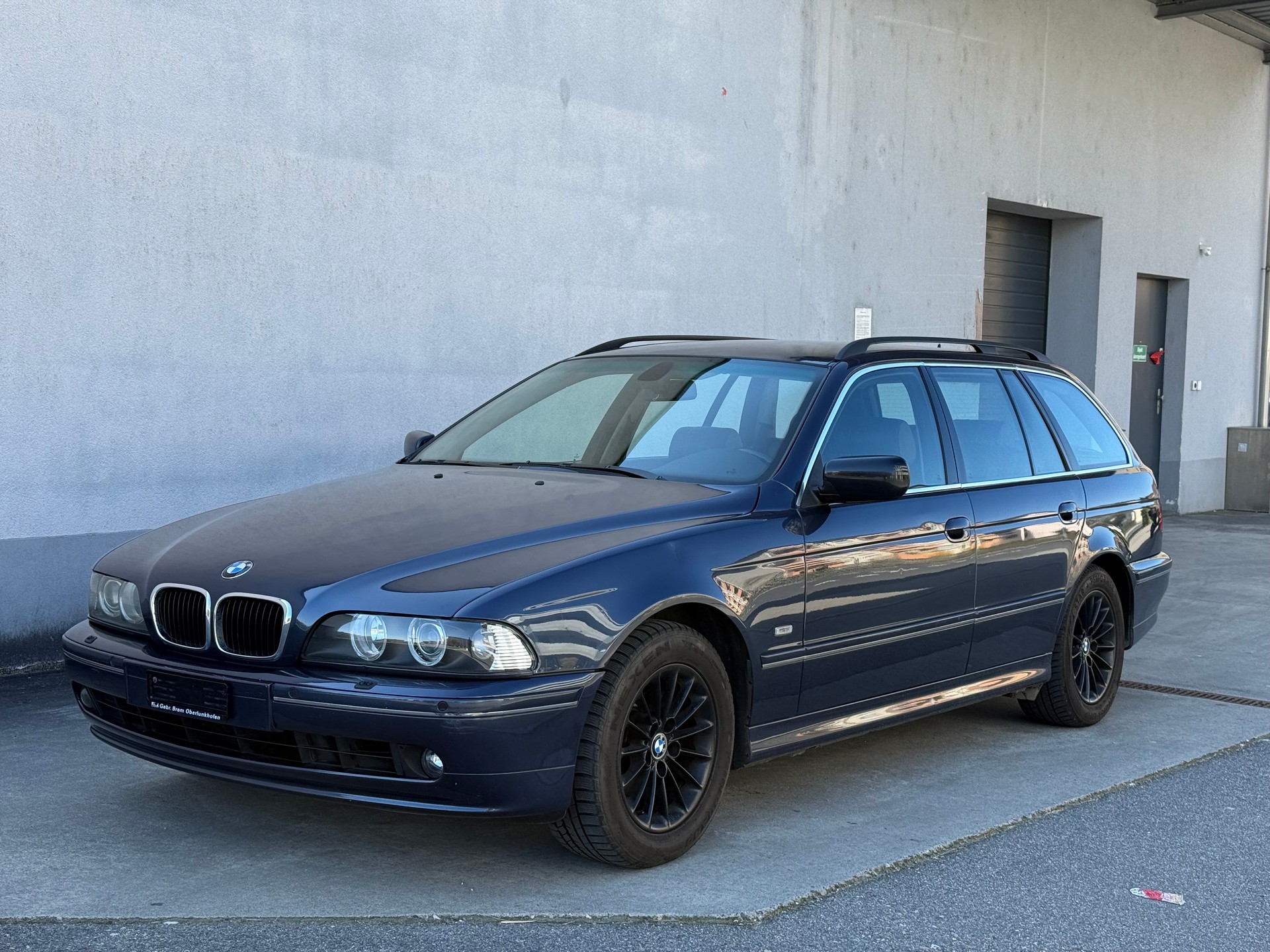 BMW 530d Touring-image-0