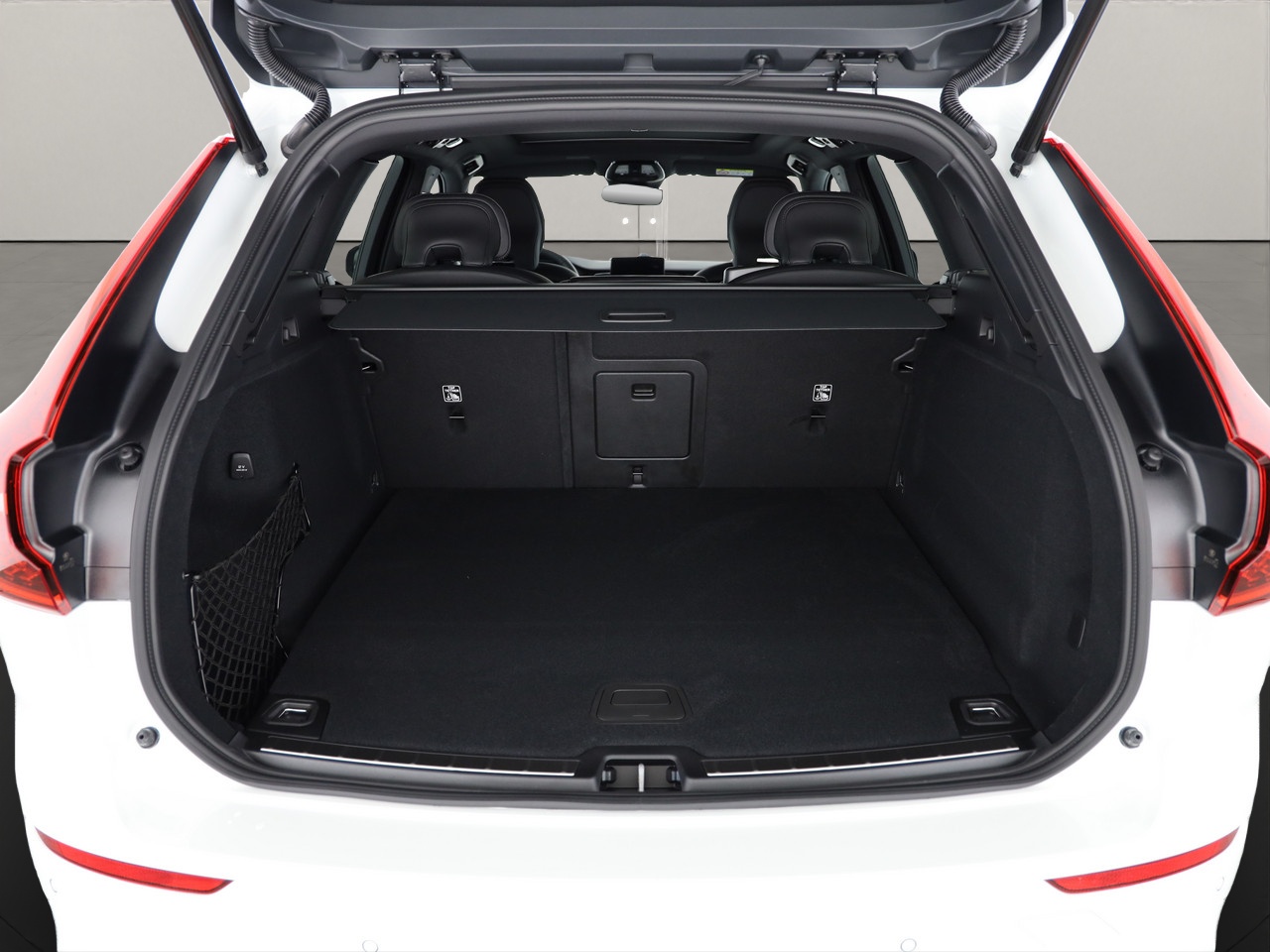 VOLVO XC60 2.0 T6 TE Black Edition eAWD .-showroom-element-3