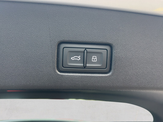 AUDI Q4 e-tron 55 quattro-image-14