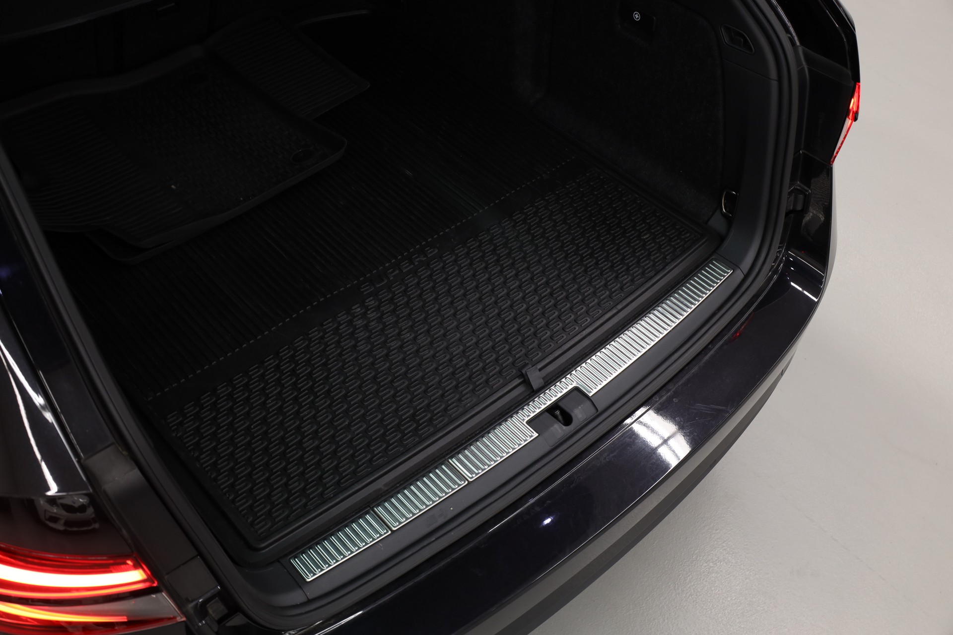 SKODA Superb Combi 2.0 TSI 280 SportLine 4x4 DSG-image-10