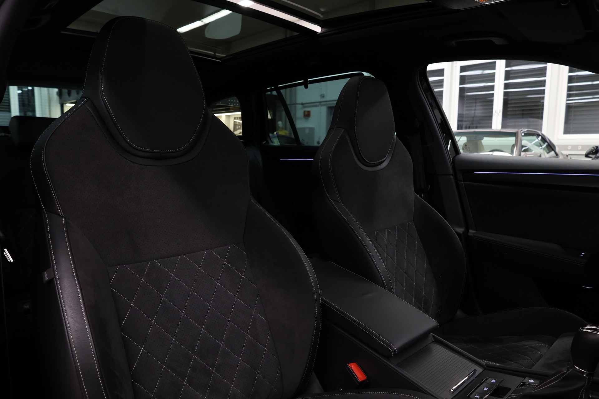 SKODA Superb Combi 2.0 TSI 280 SportLine 4x4 DSG-image-17