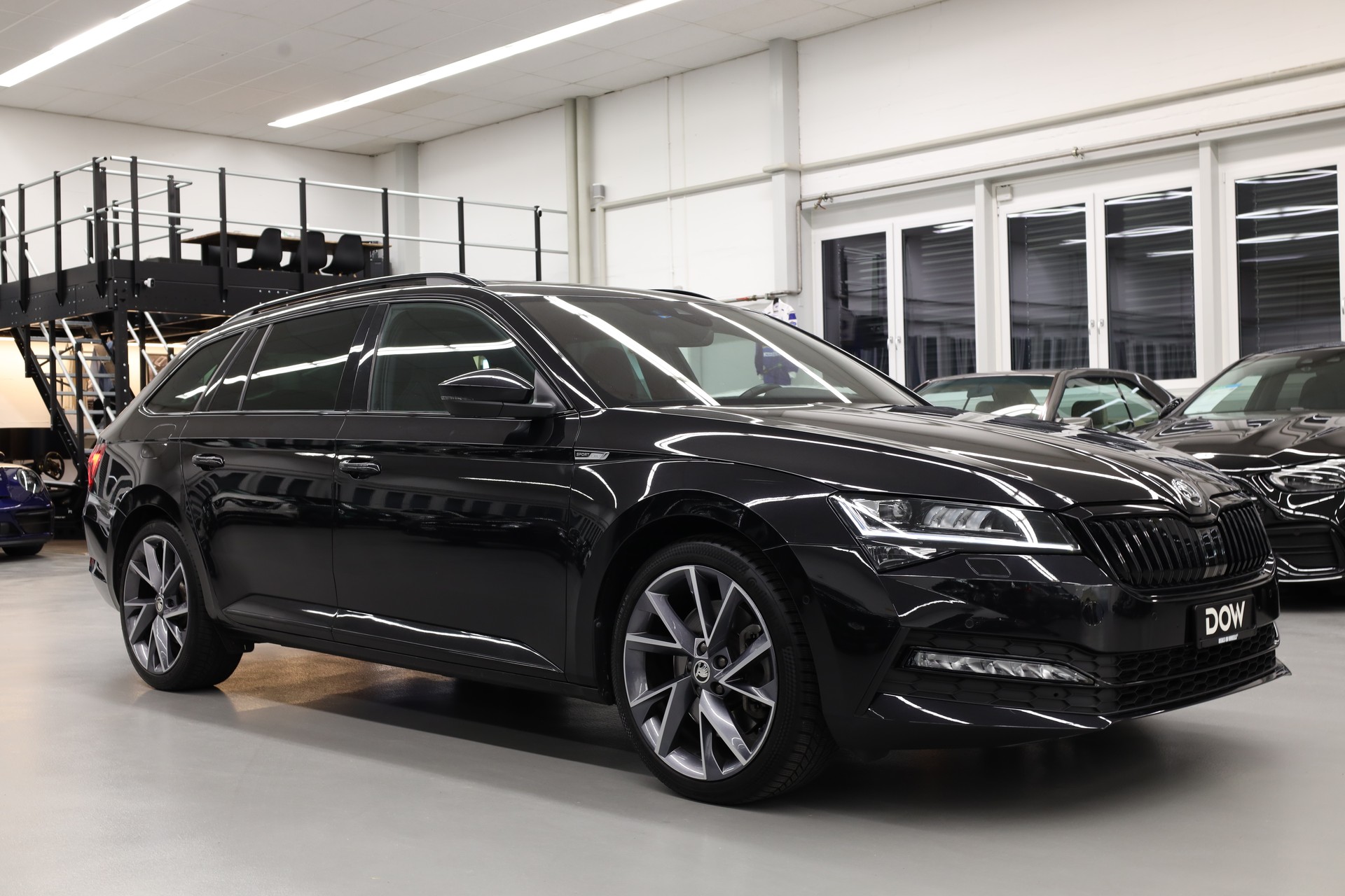SKODA Superb Combi 2.0 TSI 280 SportLine 4x4 DSG-image-1