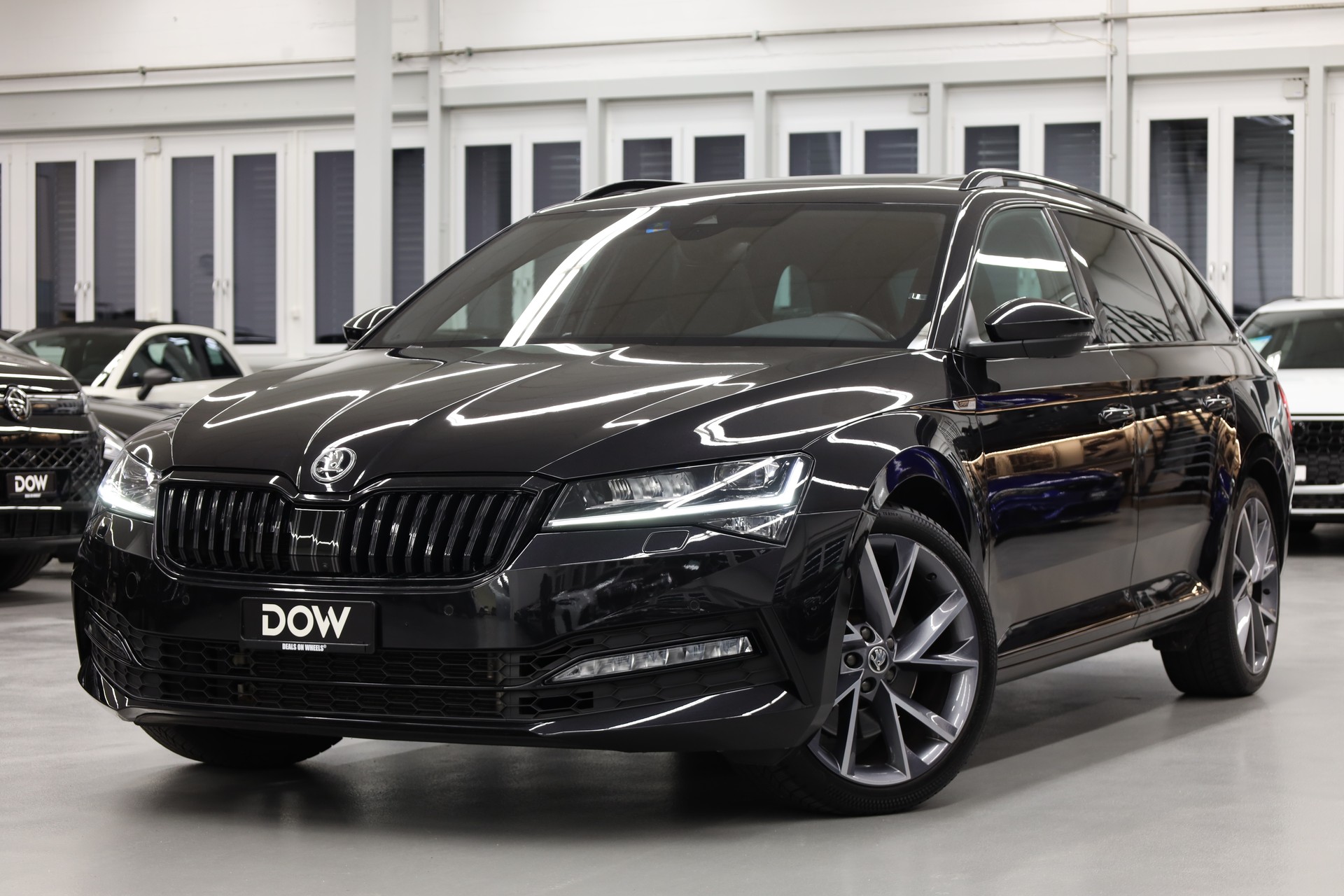 SKODA Superb Combi 2.0 TSI 280 SportLine 4x4 DSG-image-0