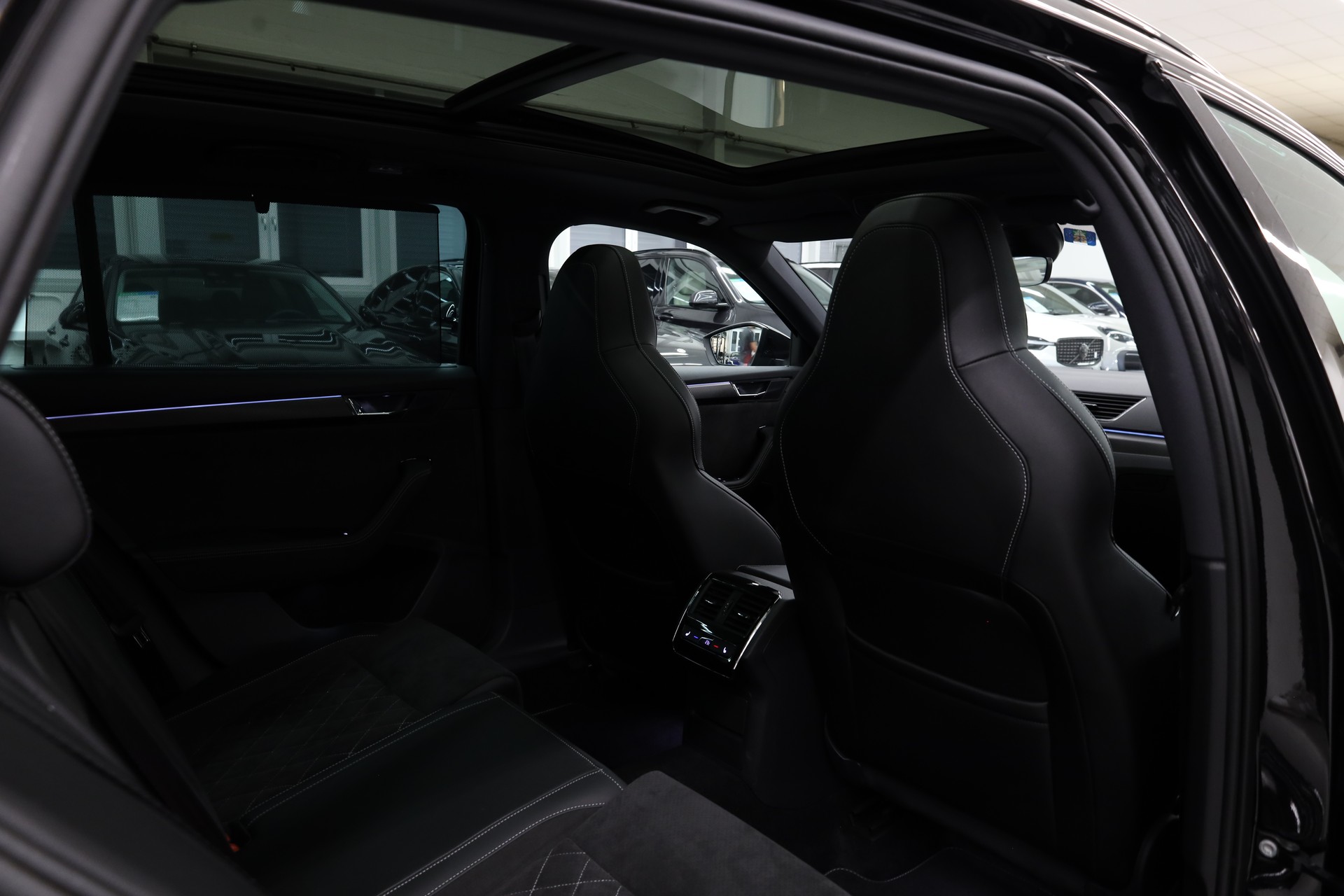 SKODA Superb Combi 2.0 TSI 280 SportLine 4x4 DSG-image-26