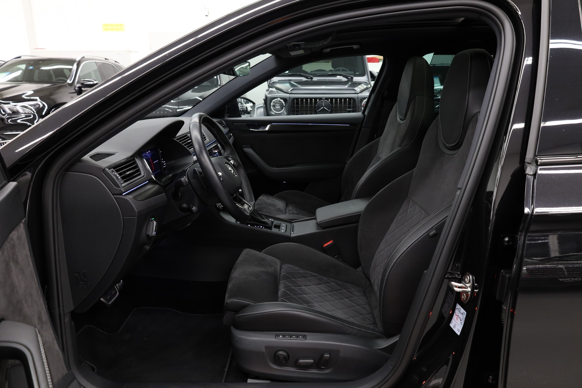 SKODA Superb Combi 2.0 TSI 280 SportLine 4x4 DSG-image-14