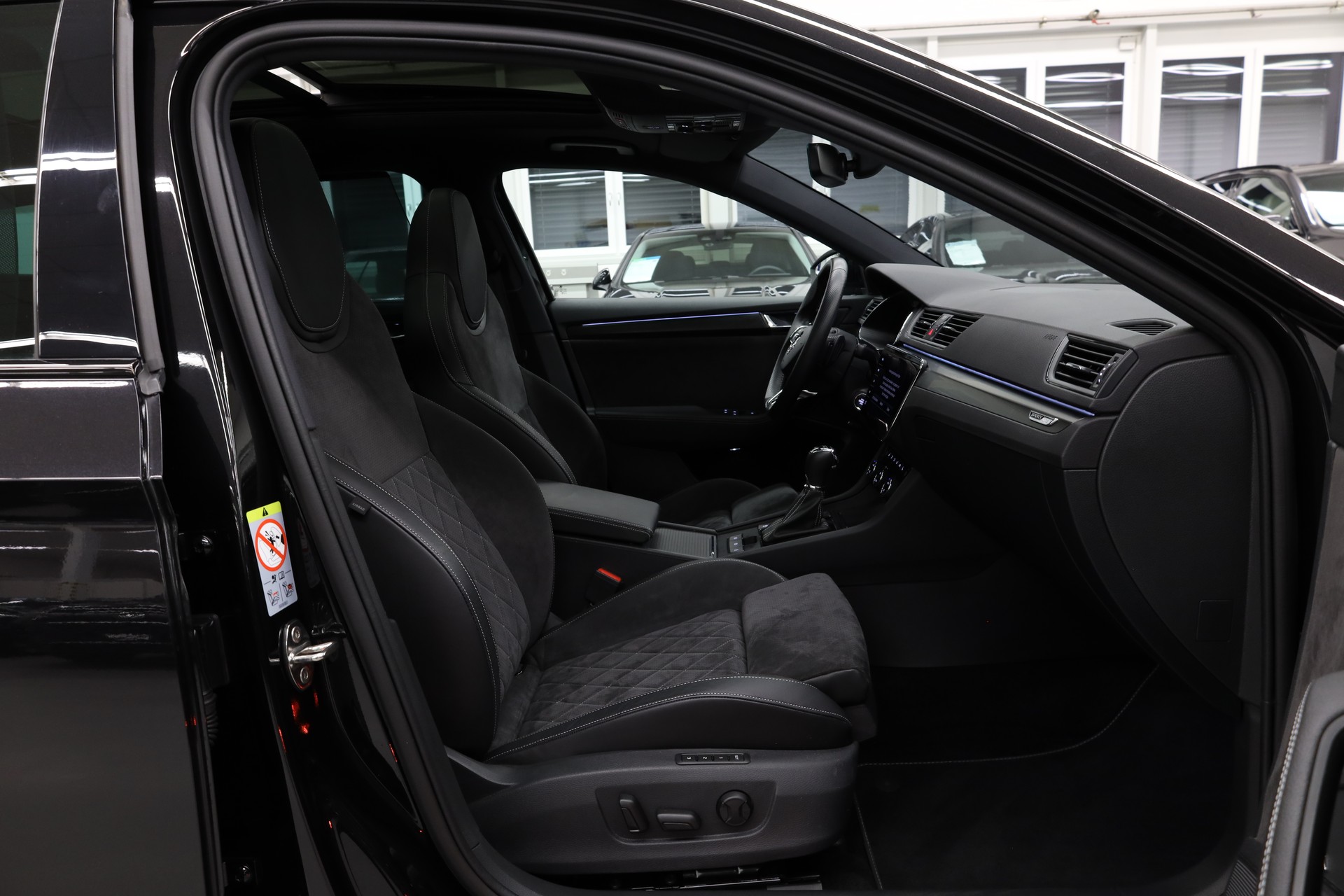SKODA Superb Combi 2.0 TSI 280 SportLine 4x4 DSG-image-15