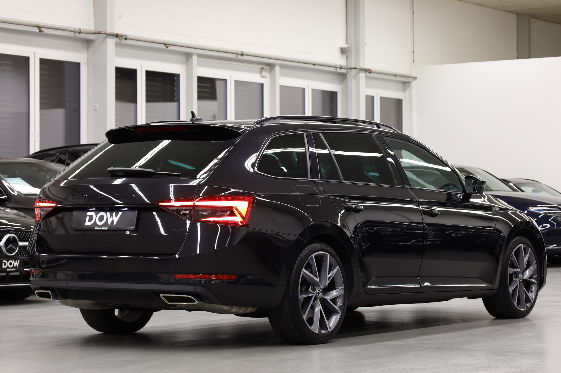 SKODA Superb Combi 2.0 TSI 280 SportLine 4x4 DSG-image-6