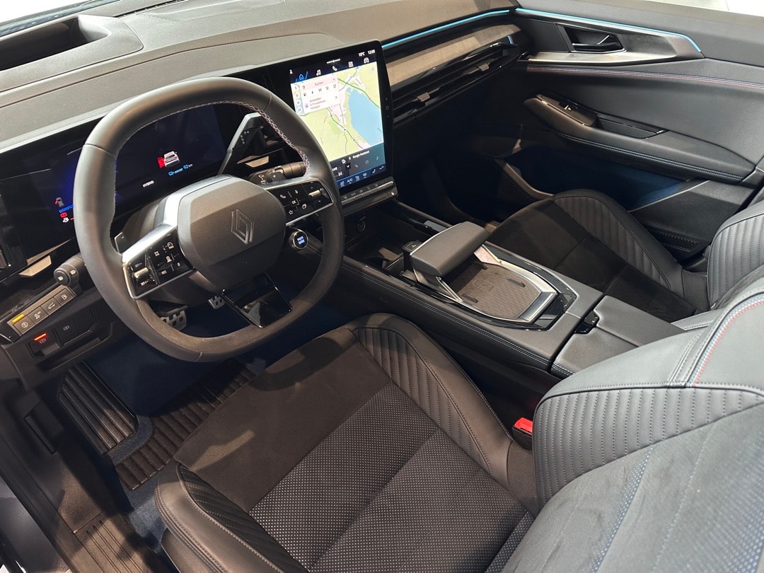 RENAULT Rafale 1.2 E-Tech Plug-in Hybrid 300 4x4 Esprit Alpine-image-11