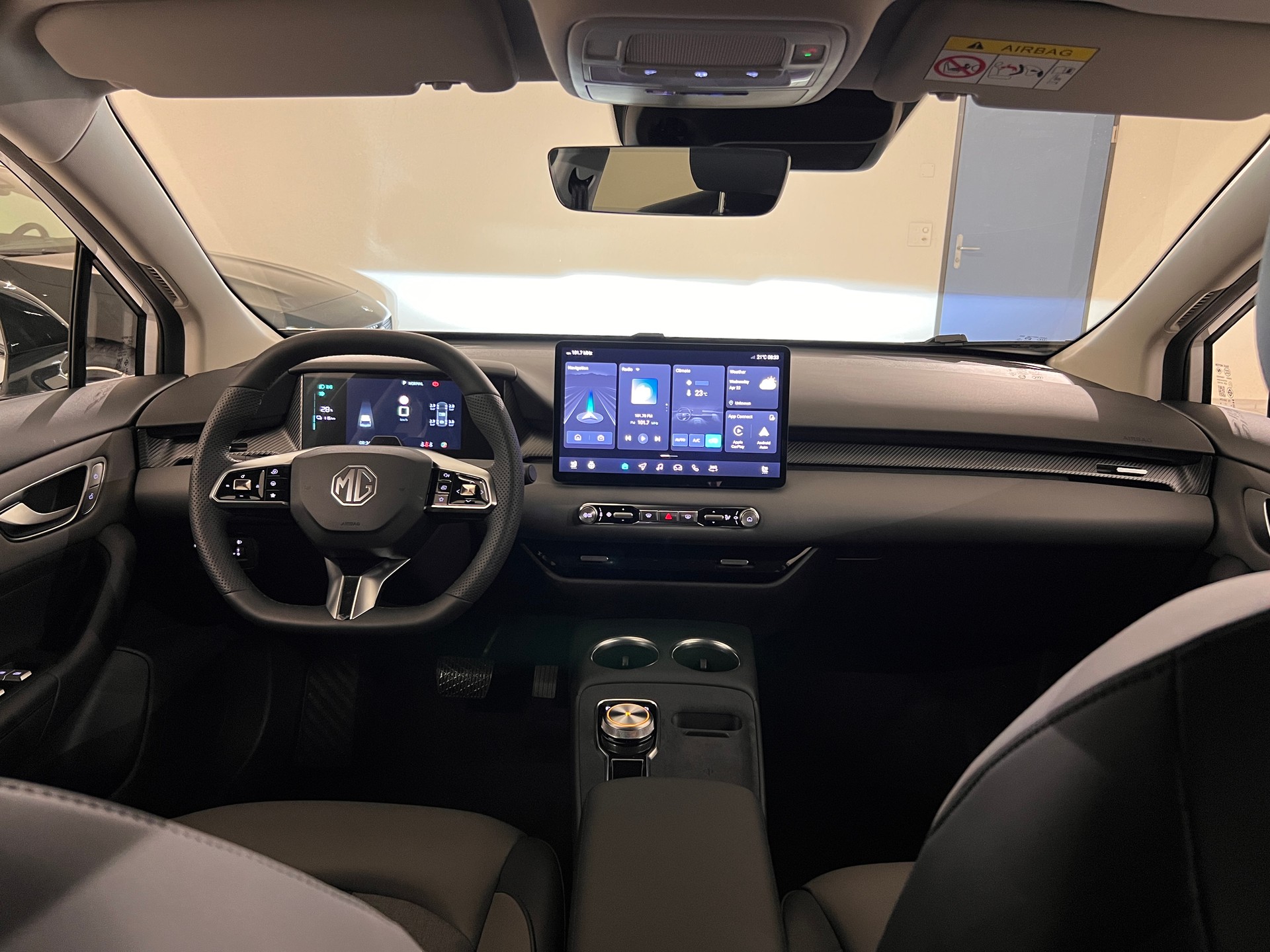 MG 4 EV 64kWh Premium Facelift-image-10