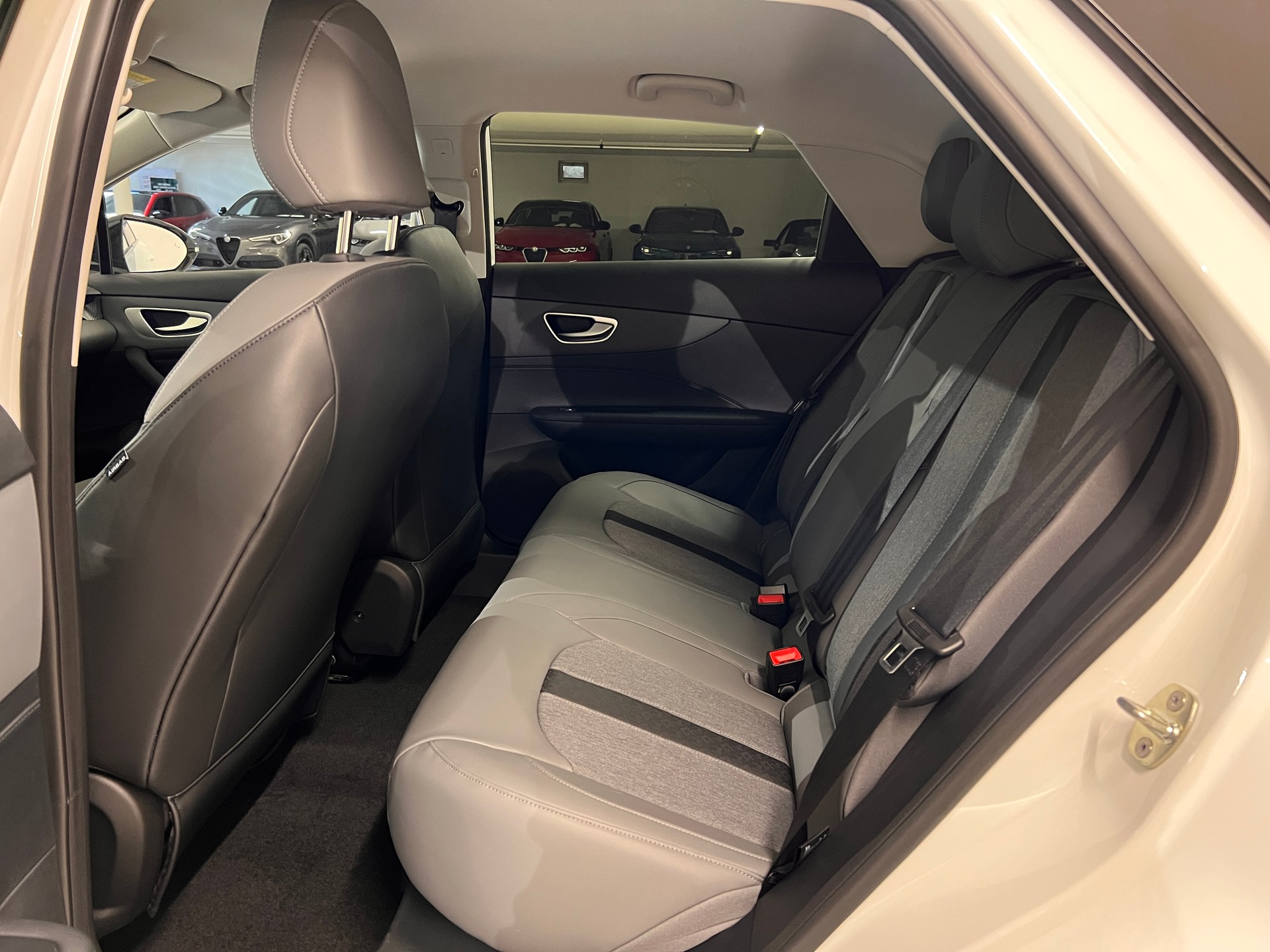 MG 4 EV 64kWh Premium Facelift-image-7