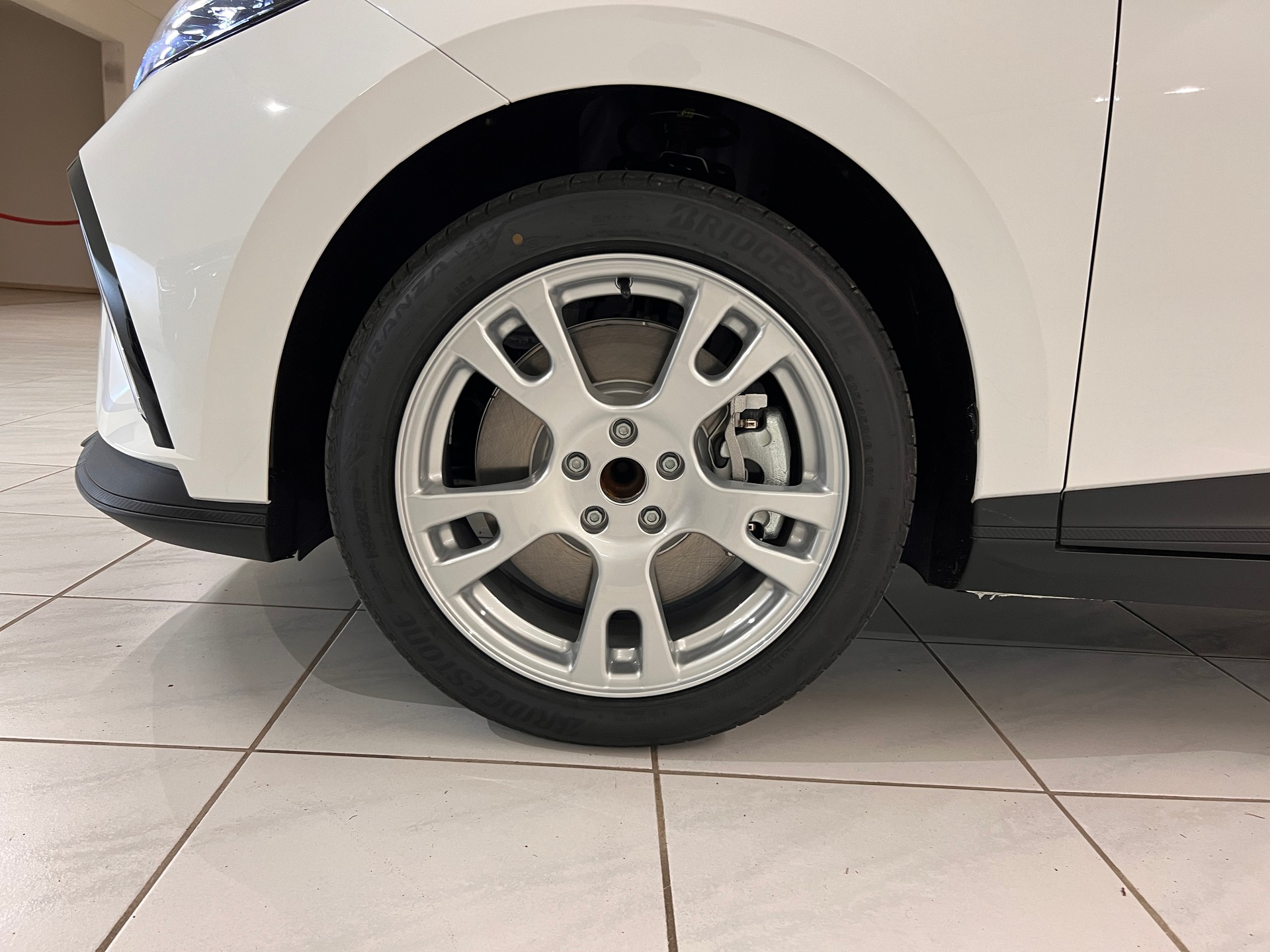 MG 4 EV 64kWh Premium Facelift-image-5