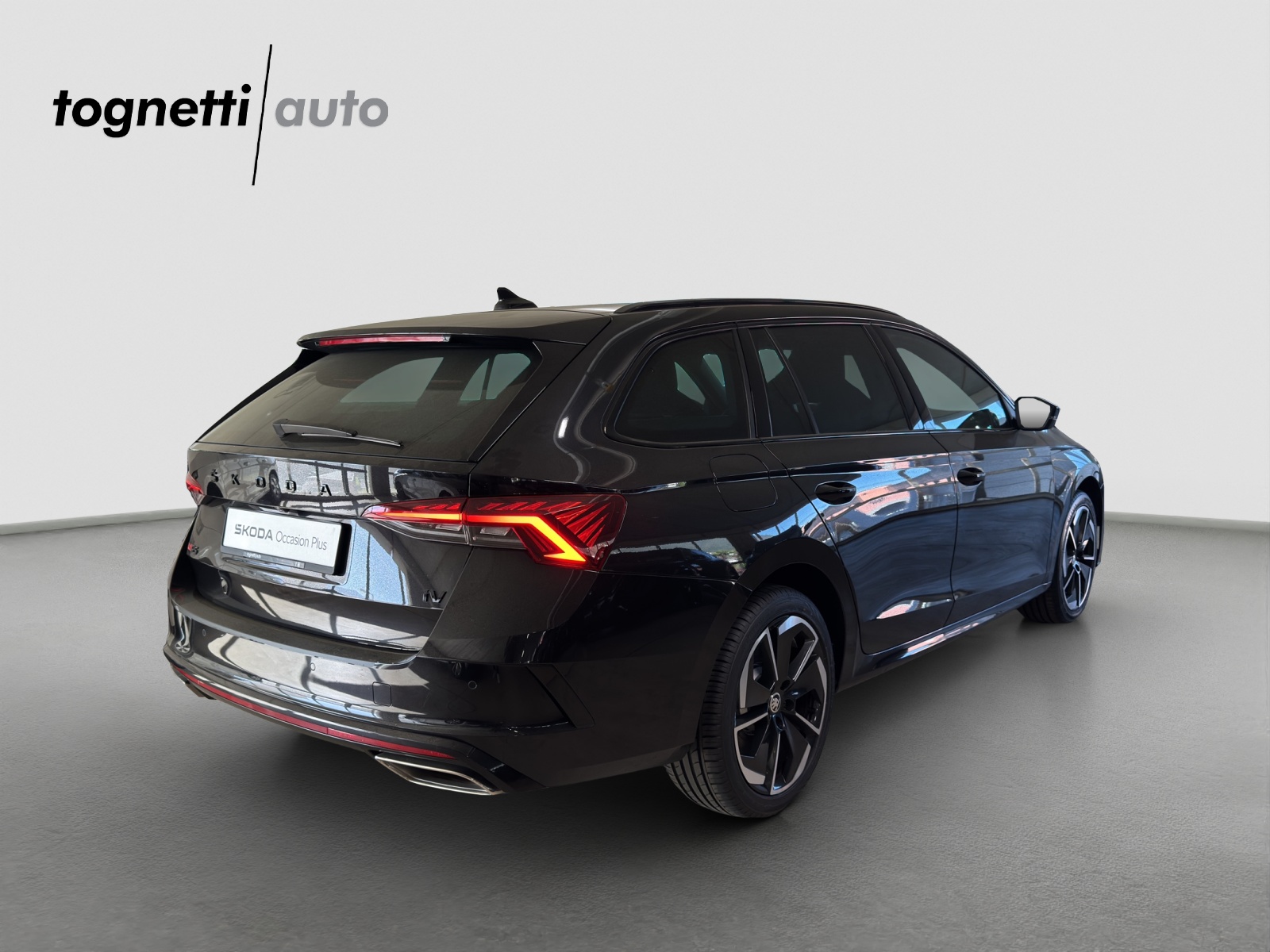 SKODA Octavia Combi 1.4 TSI PHEV DSG RS-image-3