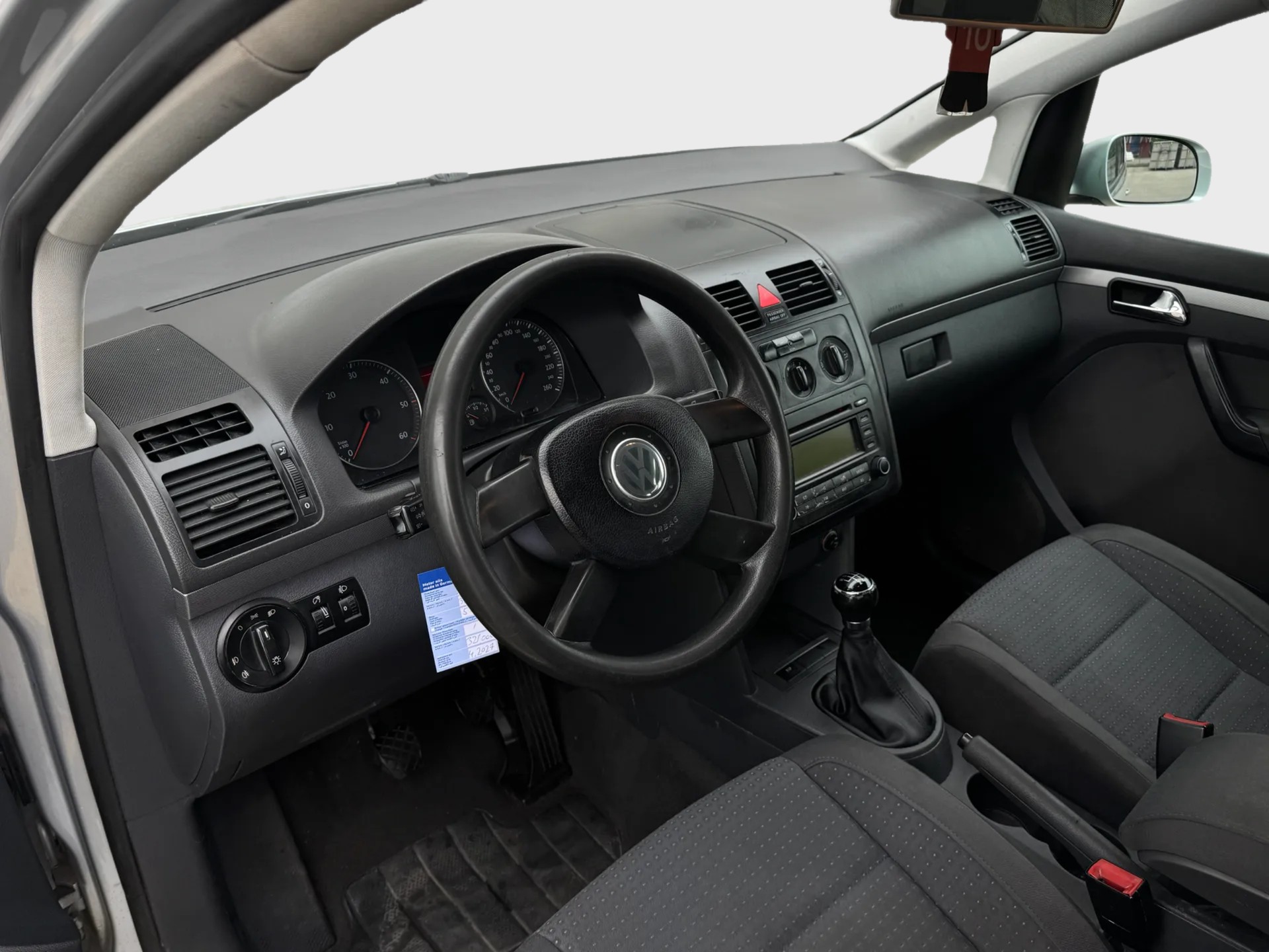 VW Touran 2.0 TDI Trendline-image-8