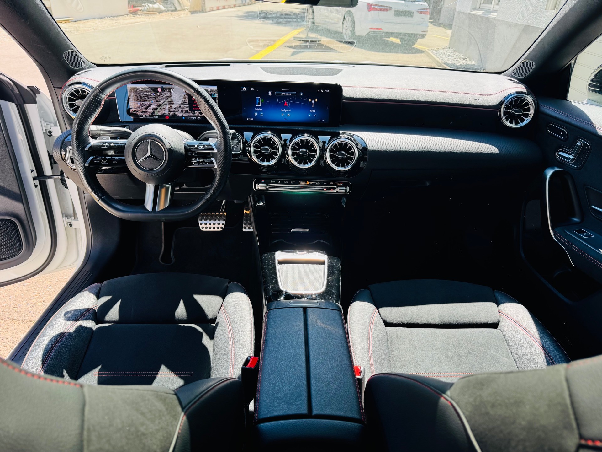 MERCEDES-BENZ CLA 250 4Matic 8G-DCT AMG Line-image-15