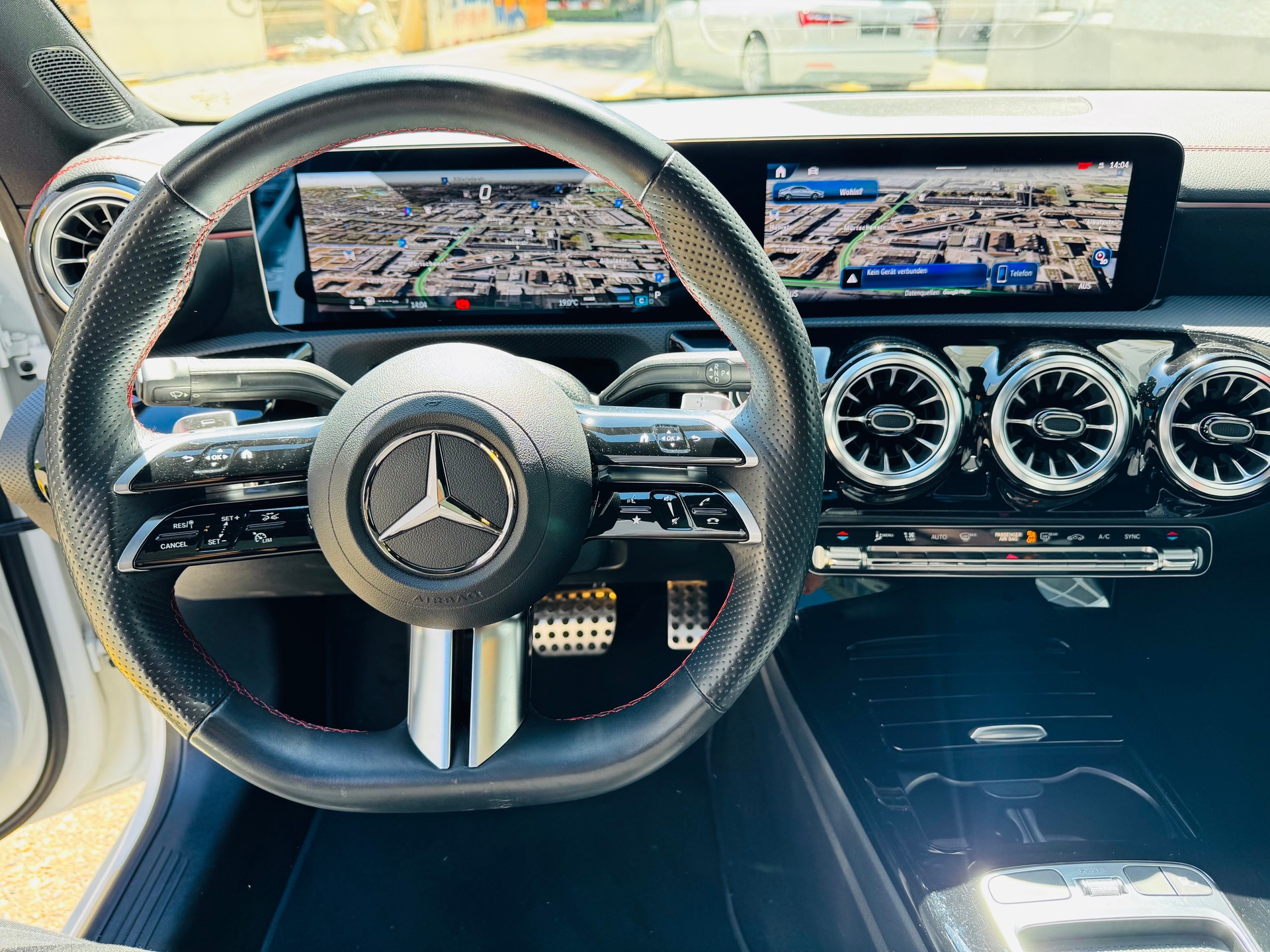 MERCEDES-BENZ CLA 250 4Matic 8G-DCT AMG Line-image-12